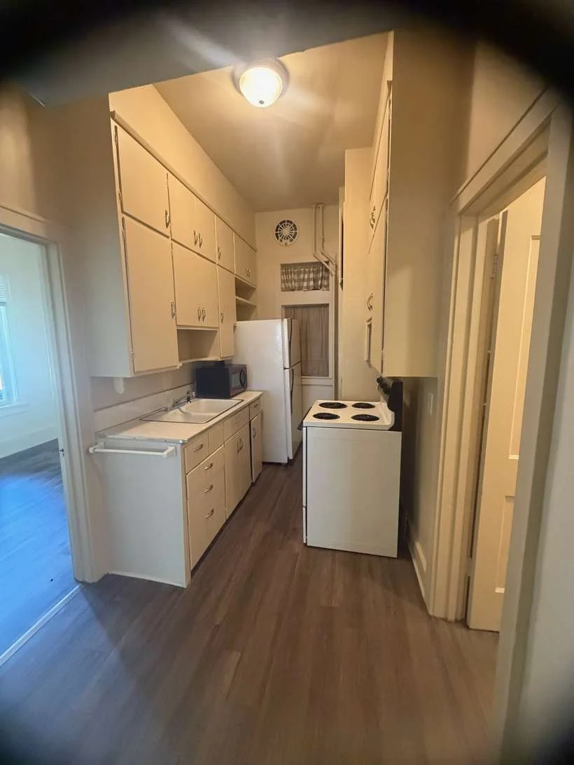 822-lexington-1-kitchen.jpg