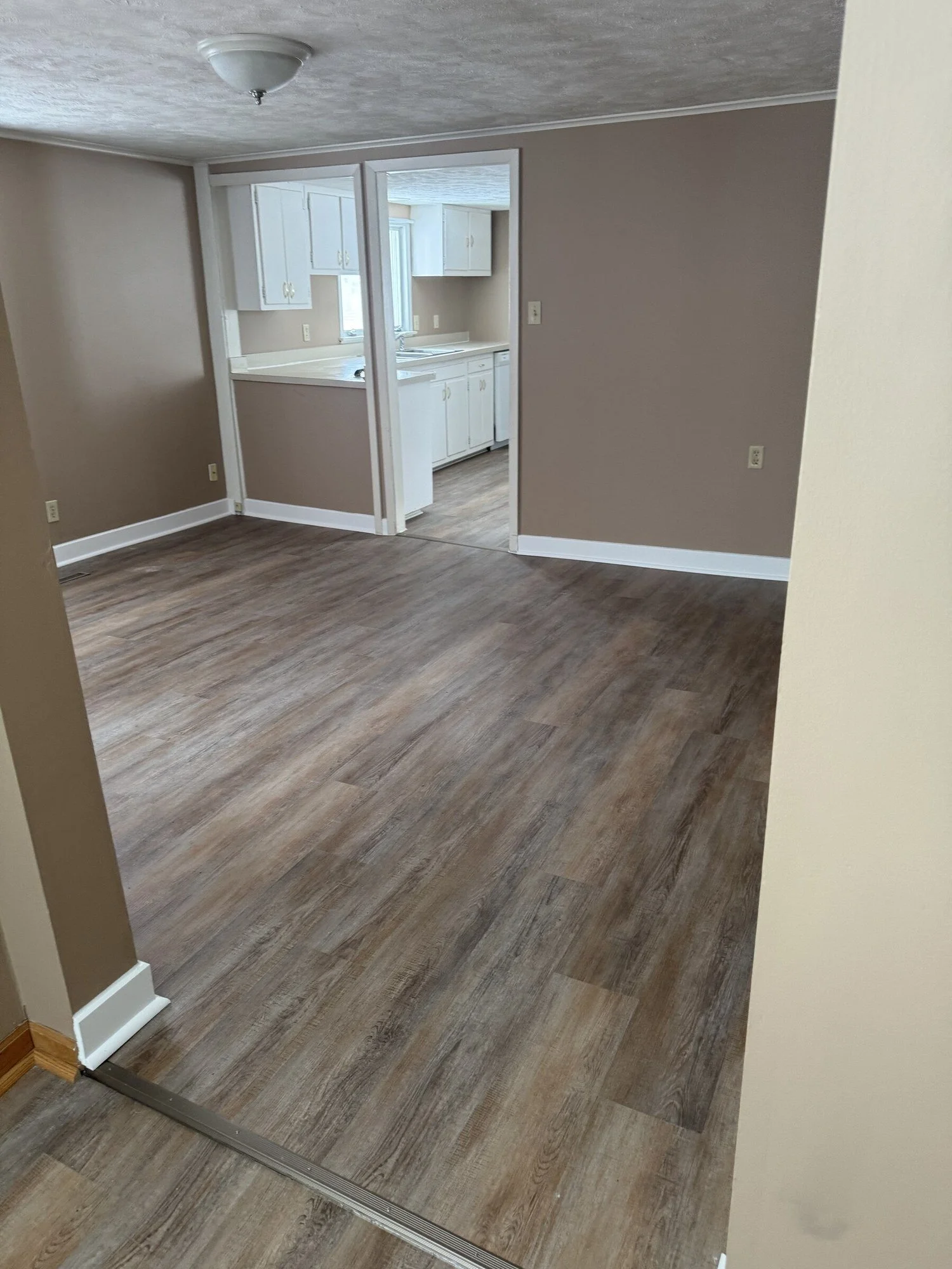 501-s-hastings-ave-main-floor.jpg