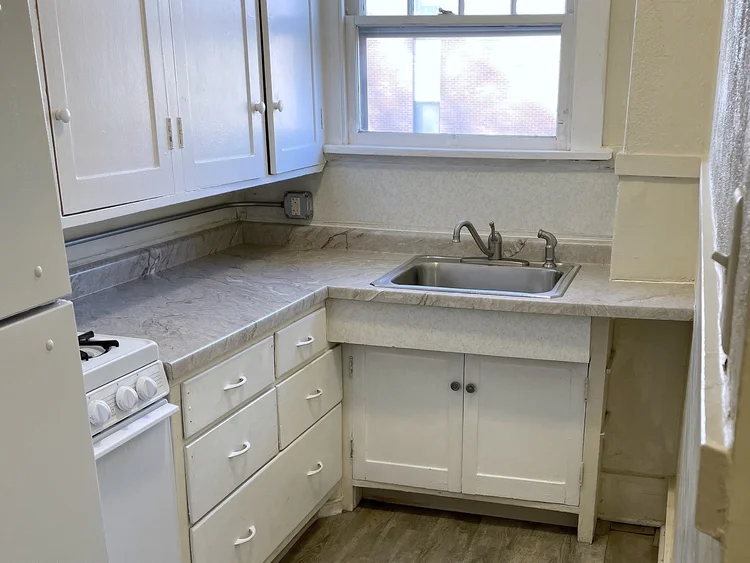 Kitchen with gas range