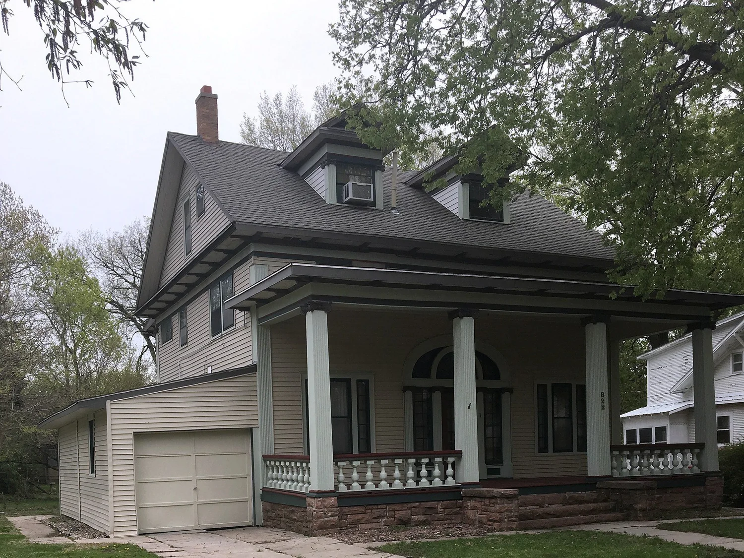 822 N Lexington Ave Victorian house exterior