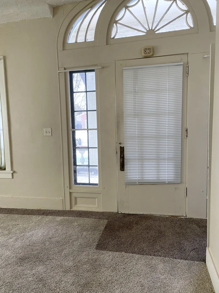 Entry with fanlight transom