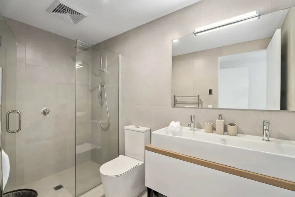 Large and light bathroom