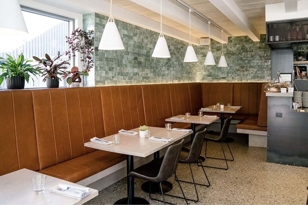 Table and booth seats