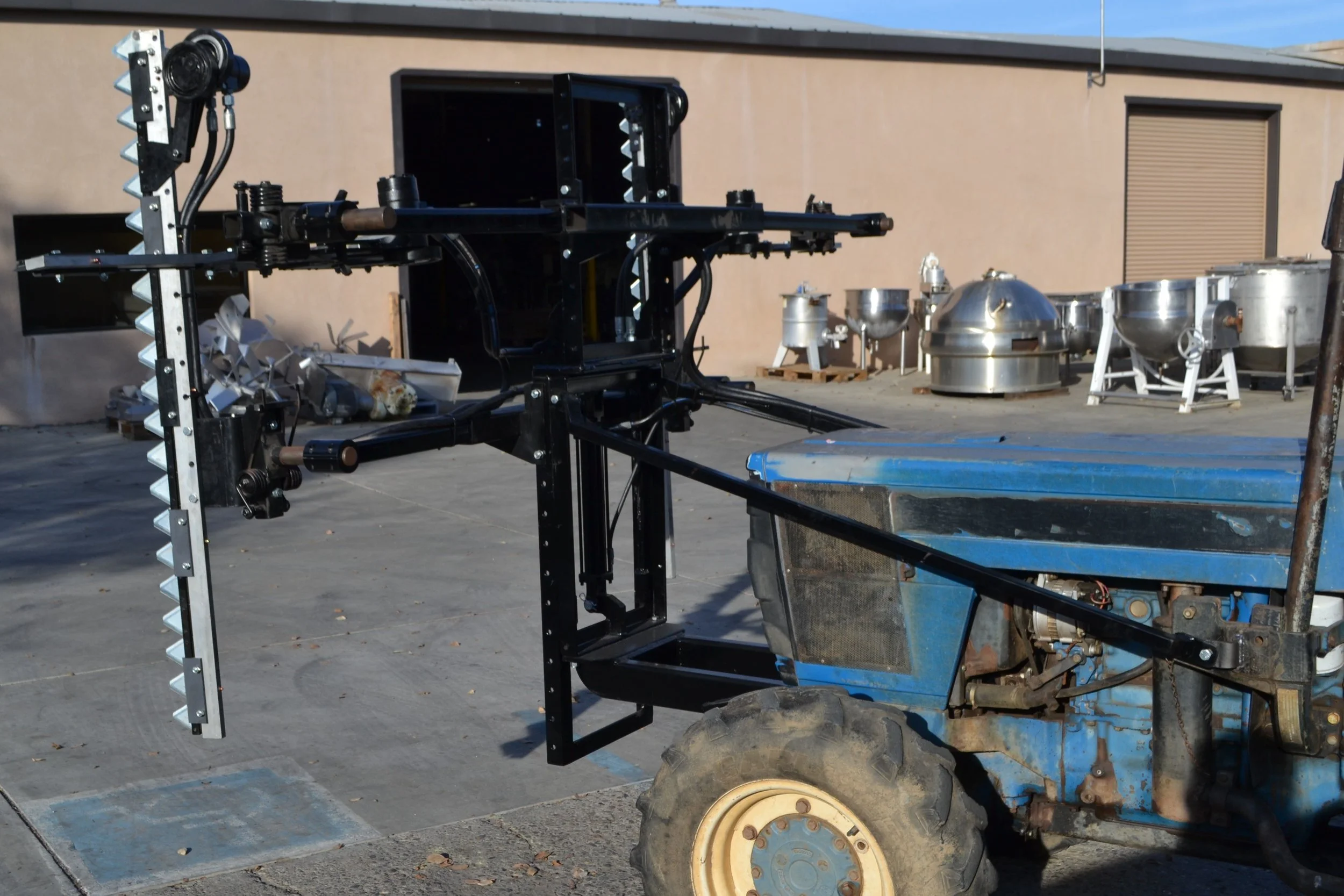 Acampo Machine Works Double Sickle Quad Vine Trimmers