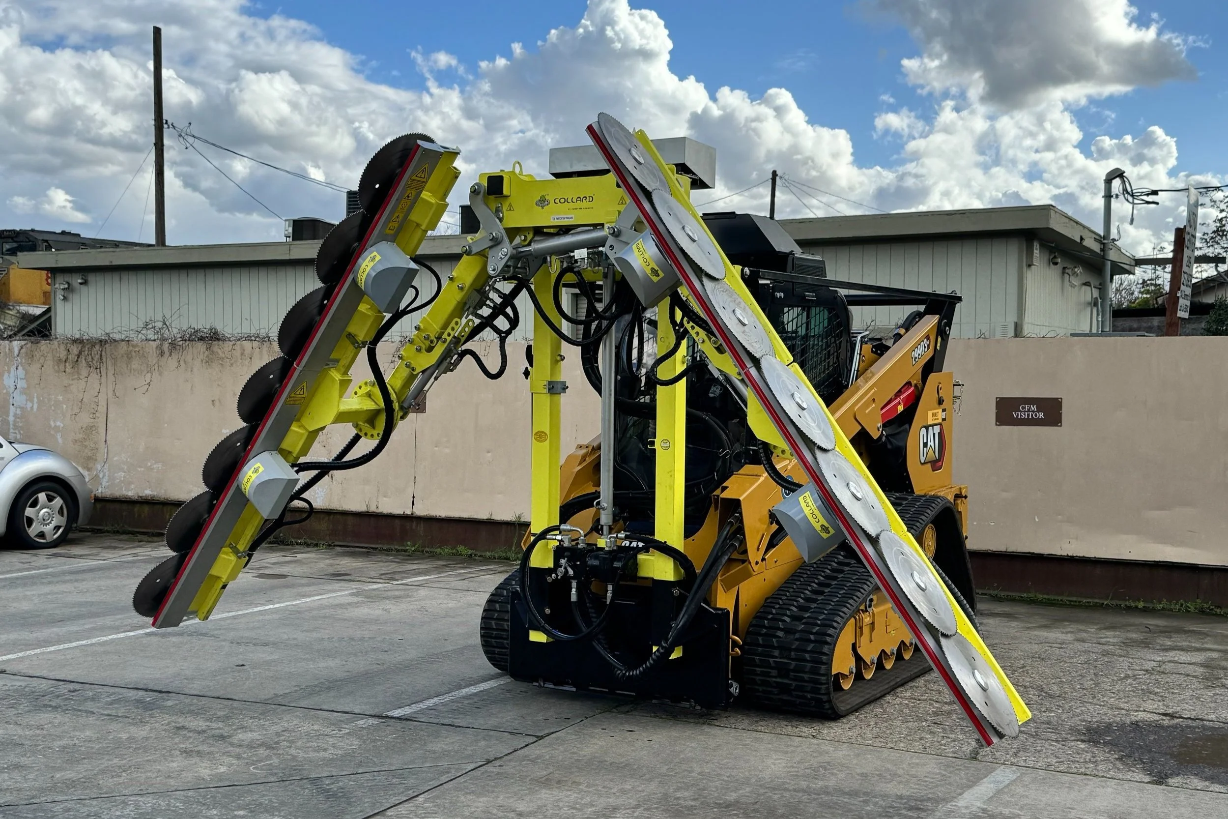COLLARD TREE HEDGER ON SKID STEER