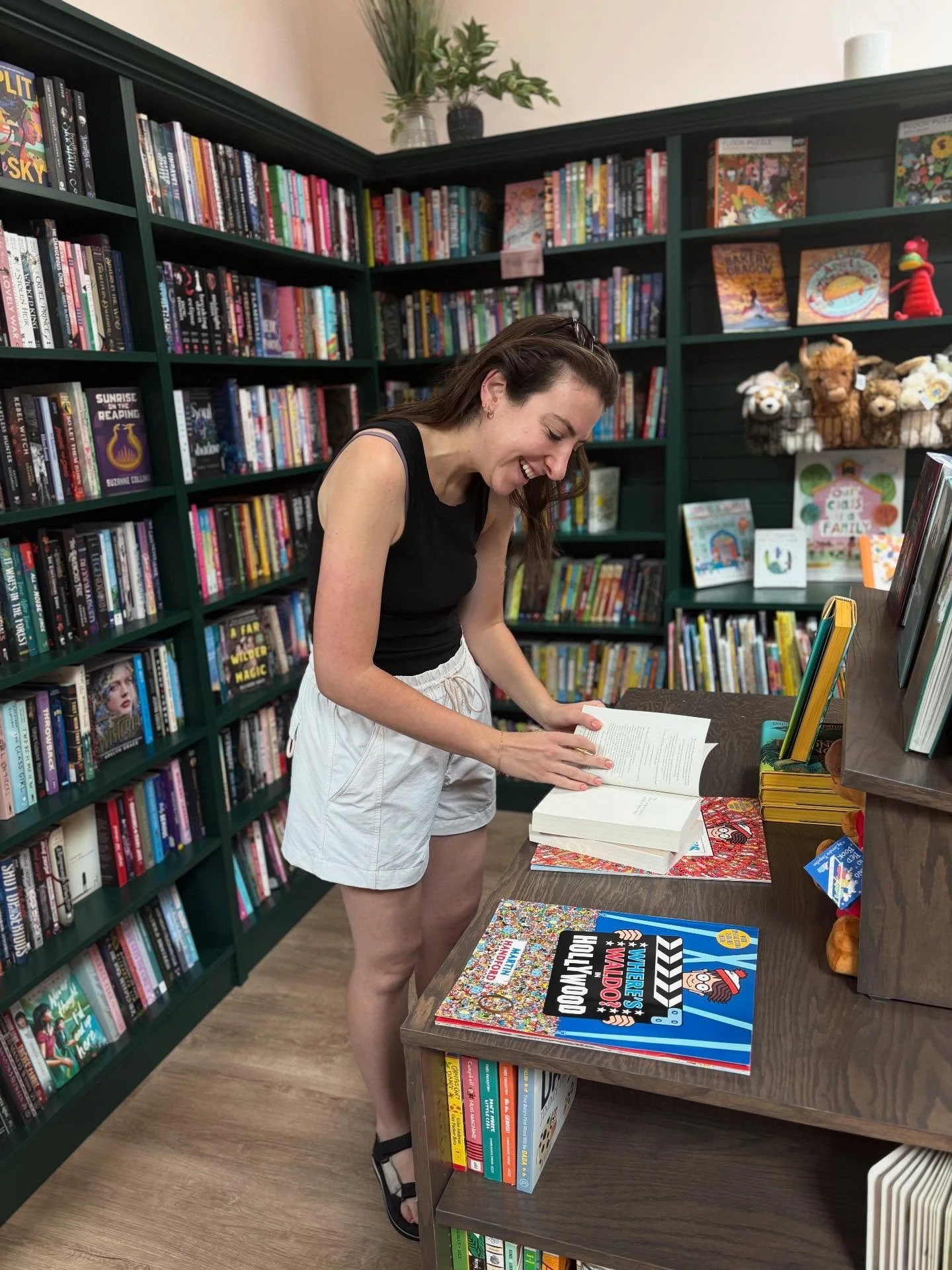 What a delightful surprise! Author Dana Schwartz came by today to sign copies of her books ANATOMY: A LOVE STORY and IMMORTALITY: A LOVE STORY. Grab &lsquo;em while you can!

We love authors at Matchmaker, and are happy to host launch parties, signin