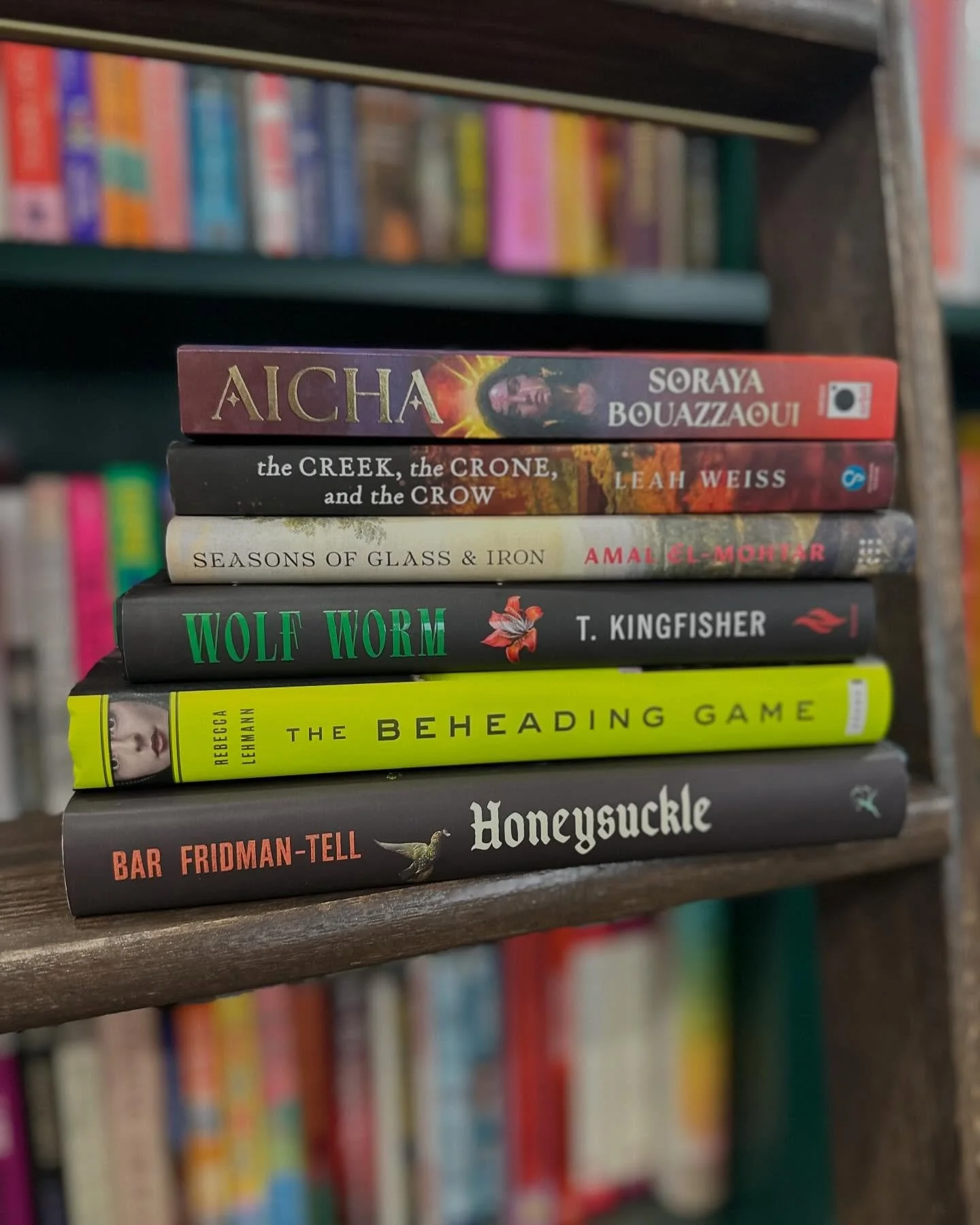 Anyone else looking for their Spring Break read? Check out some on the incredible new releases that have arrived in the shop! ✨📚💐

#bookstore #newrelease #newreleasetuesday #indiebookstore #independentbookstore #shopsmall #shoplocalbookstores