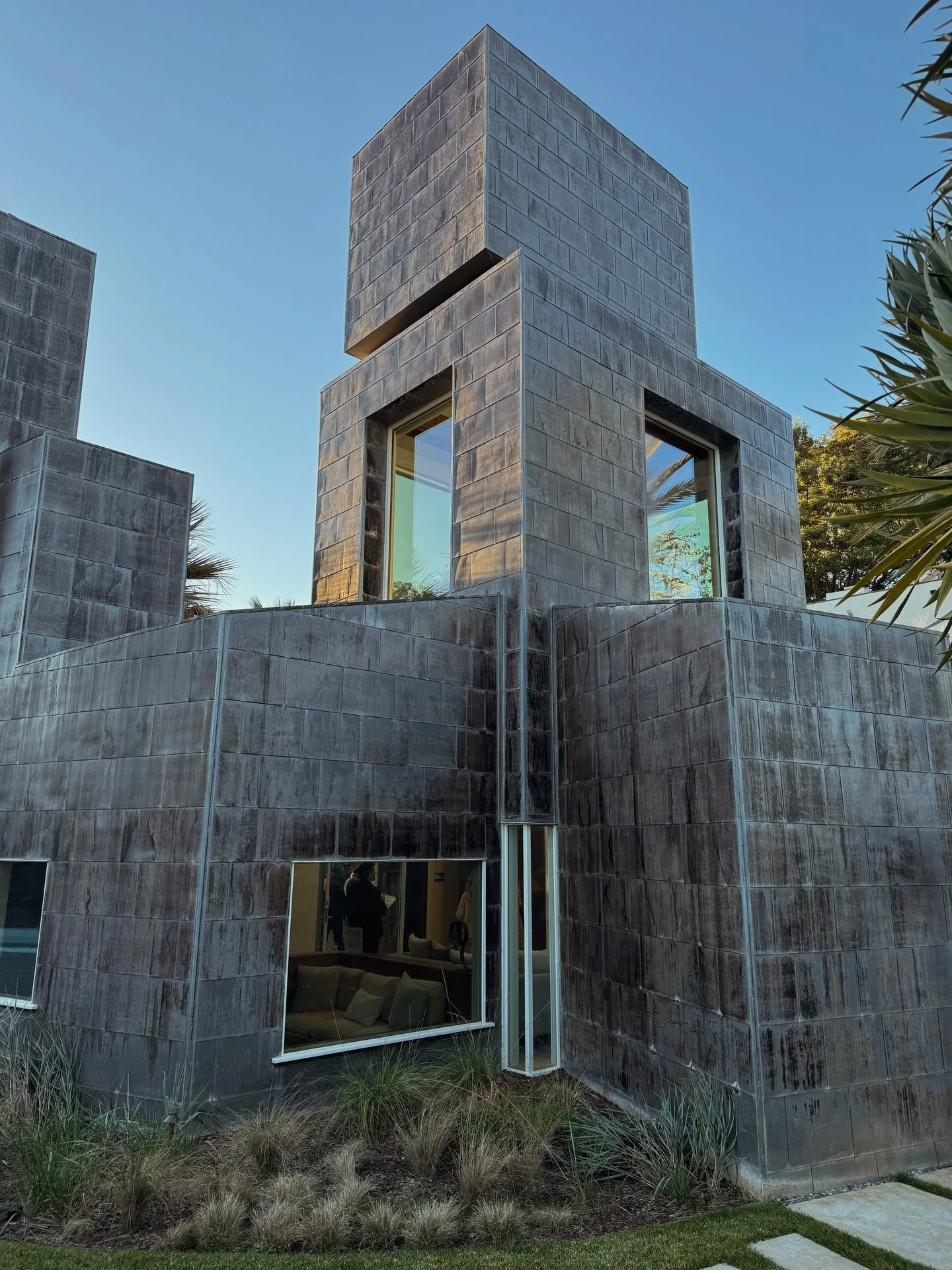 This weekend was such a special one. Our dear friend @malcolmjameskutner (who sits on the Ojai Playwrights Conference ( @ojaiplays ) board) asked Casey to help with some design pieces for their Brentwood fundraiser &mdash; hosted at The Schnabel Hous