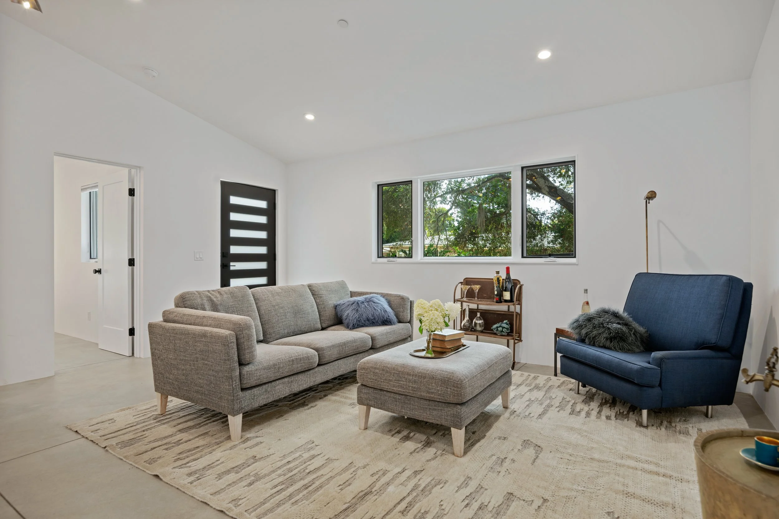 02 - Living Room.jpg