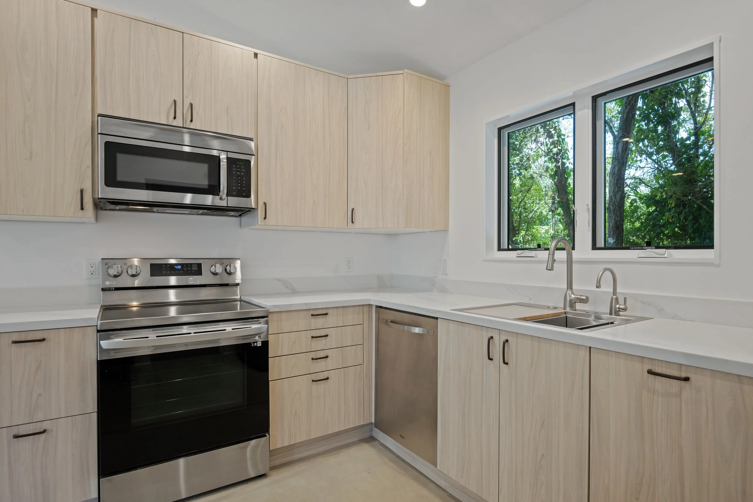 07 - Kitchen.jpg