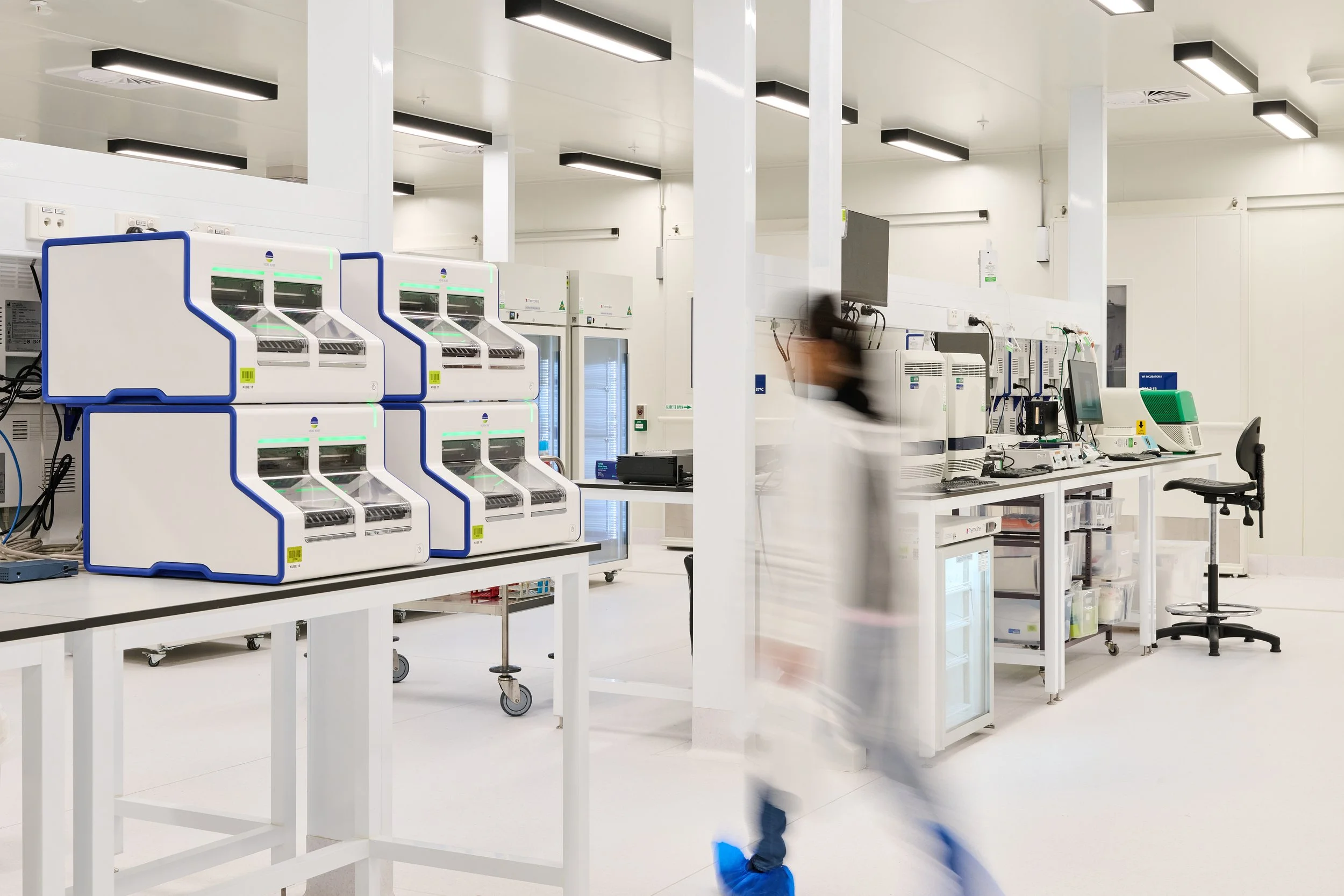 Building the Laboratory of the Future: A Construction Blueprint for Adaptive, Sustainable and High-Performance Research Environments