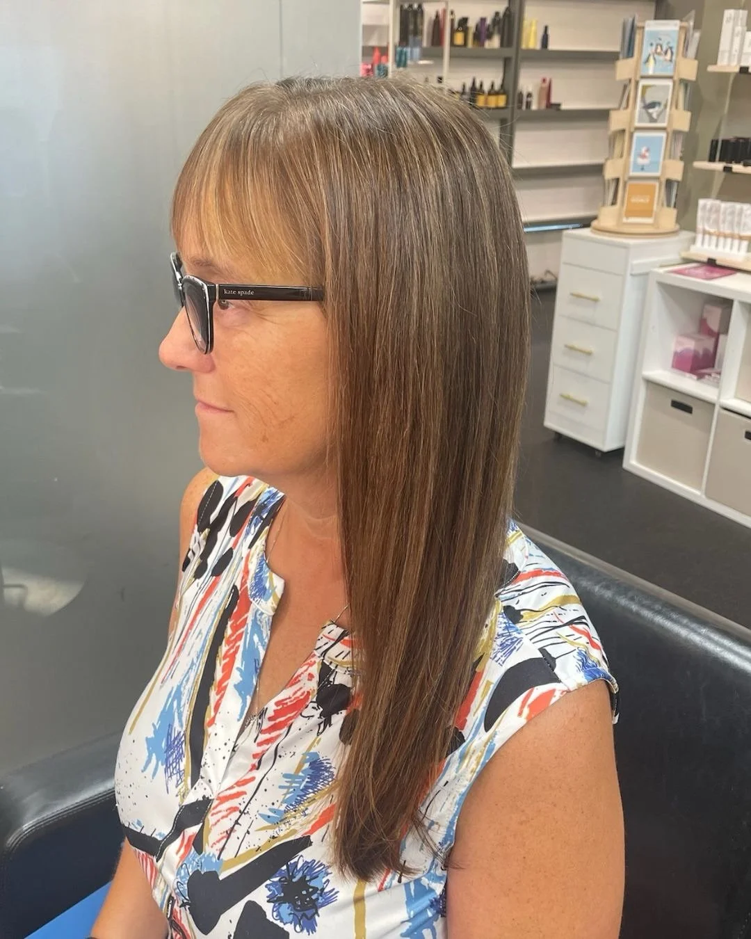 Sometimes the goal is simple. Softer color. Less upkeep. Hair that still feels polished.

Elysia used a layback foil technique to create this natural dimension, which keeps the brightness subtle at the root and brighter through the ends. It cuts down