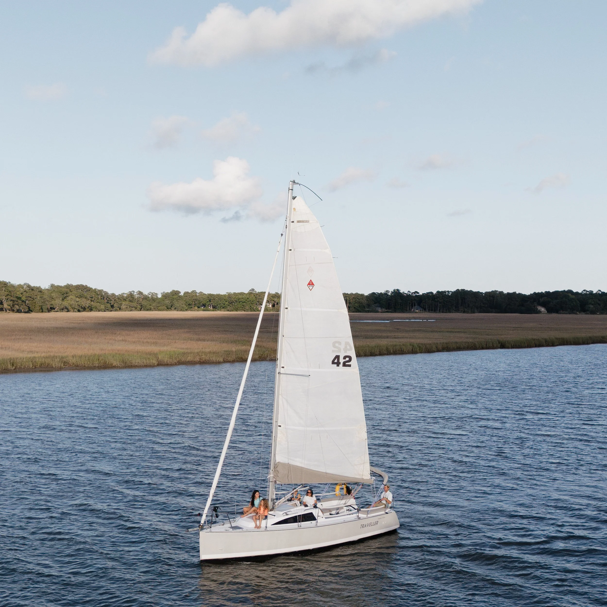 New boat for new adventures, come sailing with us on Traveller, our Catalina 275 Sport Sailboat