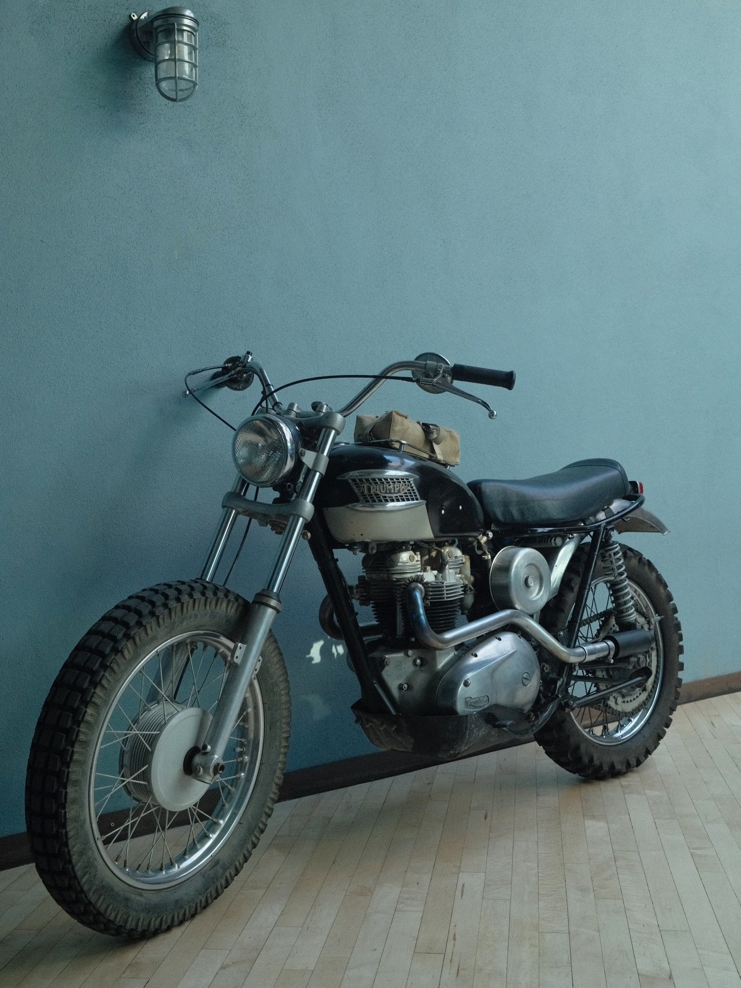 Matching numbers 1967 TR6C desert racer. This is one of Mike Burkes personal bikes, a real California racer. Ceriani front end ( vintage royalty ) Original Bates seat, 5 speed transmission with big sprocket for shorter transition through gears. Lucas