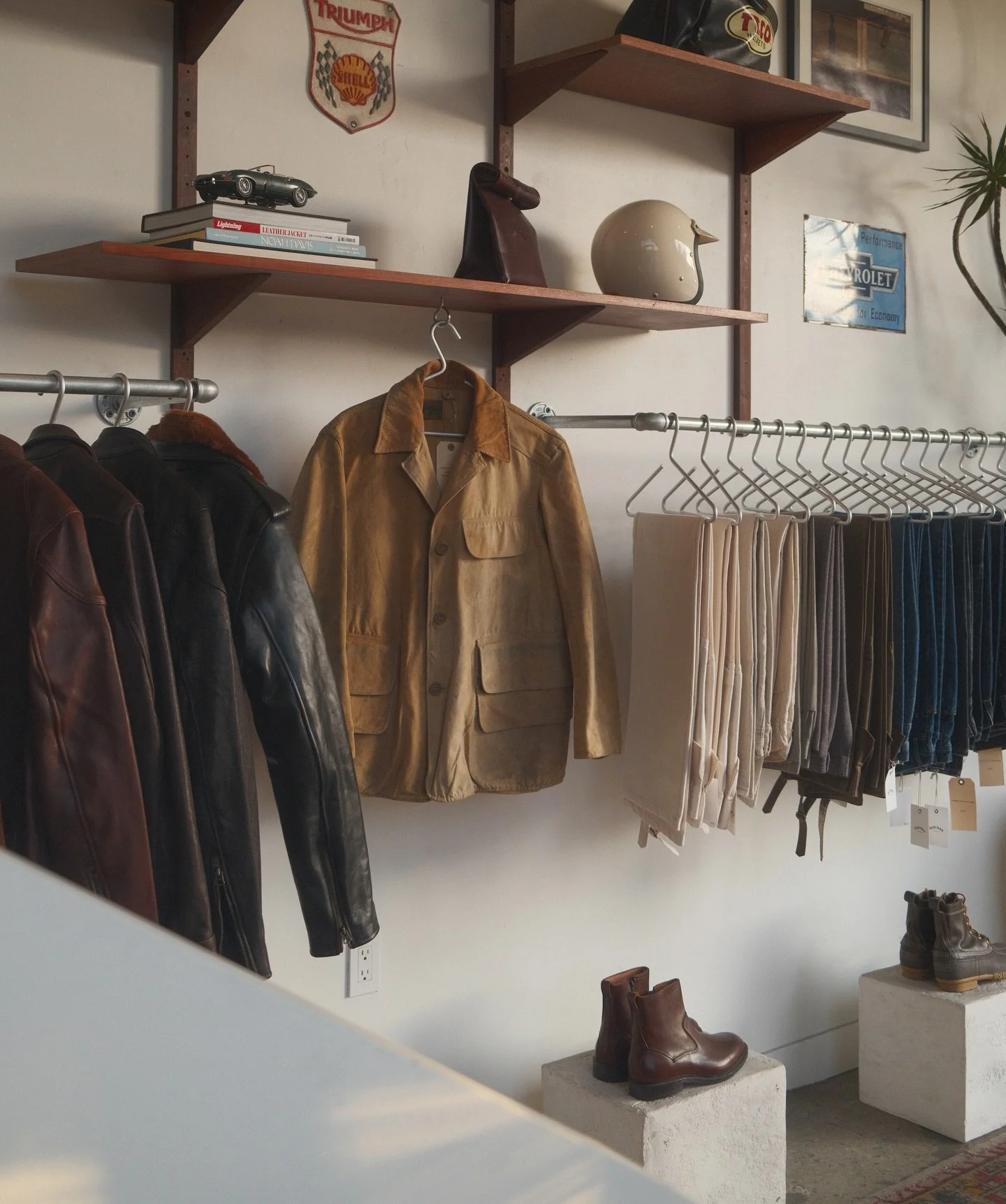 Store hours are Thursday - Saturday 11am - 5pm