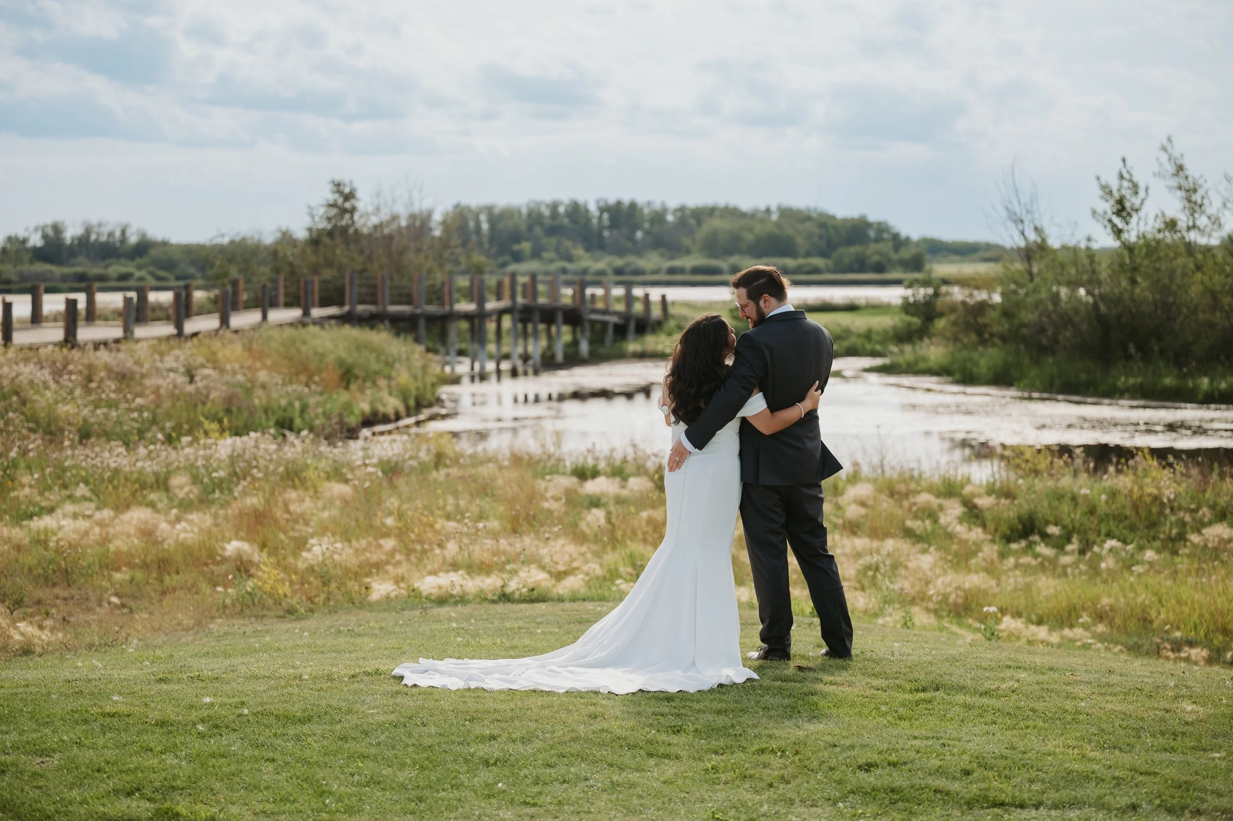 Venue: Cattails Crossing Golf Course
Florals: Twin Flowers Studio
Photos: Songbird Photography
Video: MacLeod Media
Hair: Christine Anne Hair
Makeup: Blush Artistry
DJ: Focused Energy Productions
Photobooth: Magic Memories Photobooth
Cake and Dessert