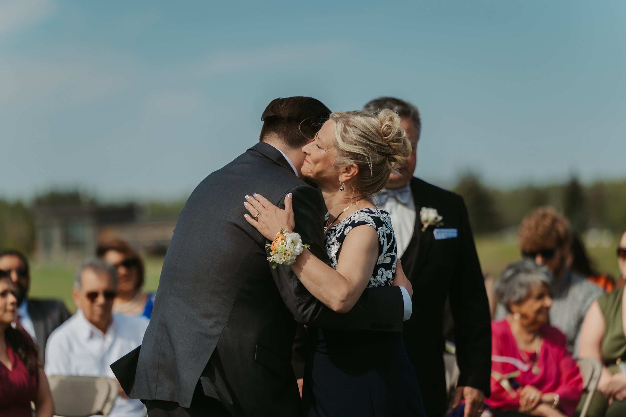 Venue: Cattails Crossing Golf Course
Florals: Twin Flowers Studio
Photos: Songbird Photography
Video: MacLeod Media
Hair: Christine Anne Hair
Makeup: Blush Artistry
DJ: Focused Energy Productions
Photobooth: Magic Memories Photobooth
Cake and Dessert