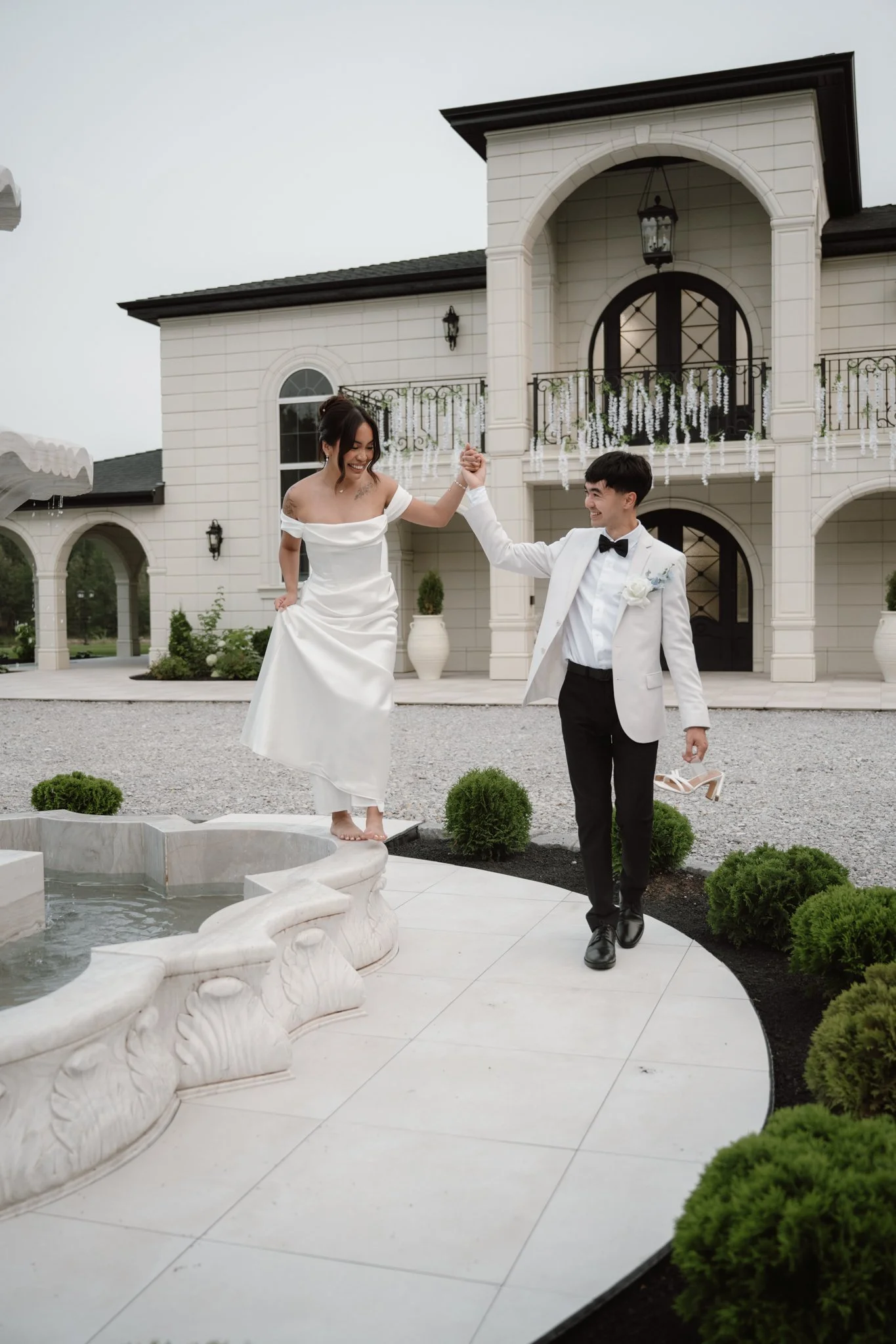 Venue: Archway Manor
Photo: Amber Ruf Photo 
Video: The Episode Films
Florals: Bloom & Borrow
DJ: Talent Productions 
Caterer: Fork & Farm 
Hair: Hair By Deena 
Makeup: Awna Artistry 
Rentals: River City Events 
Transportation: AM/PM Limo
