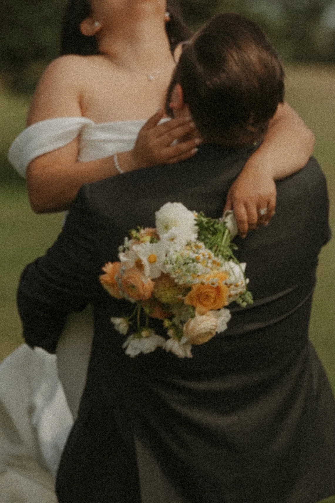 Venue: Cattails Crossing Golf Course
Florals: Twin Flowers Studio
Photos: Songbird Photography
Video: MacLeod Media
Hair: Christine Anne Hair
Makeup: Blush Artistry
DJ: Focused Energy Productions
Photobooth: Magic Memories Photobooth
Cake and Dessert