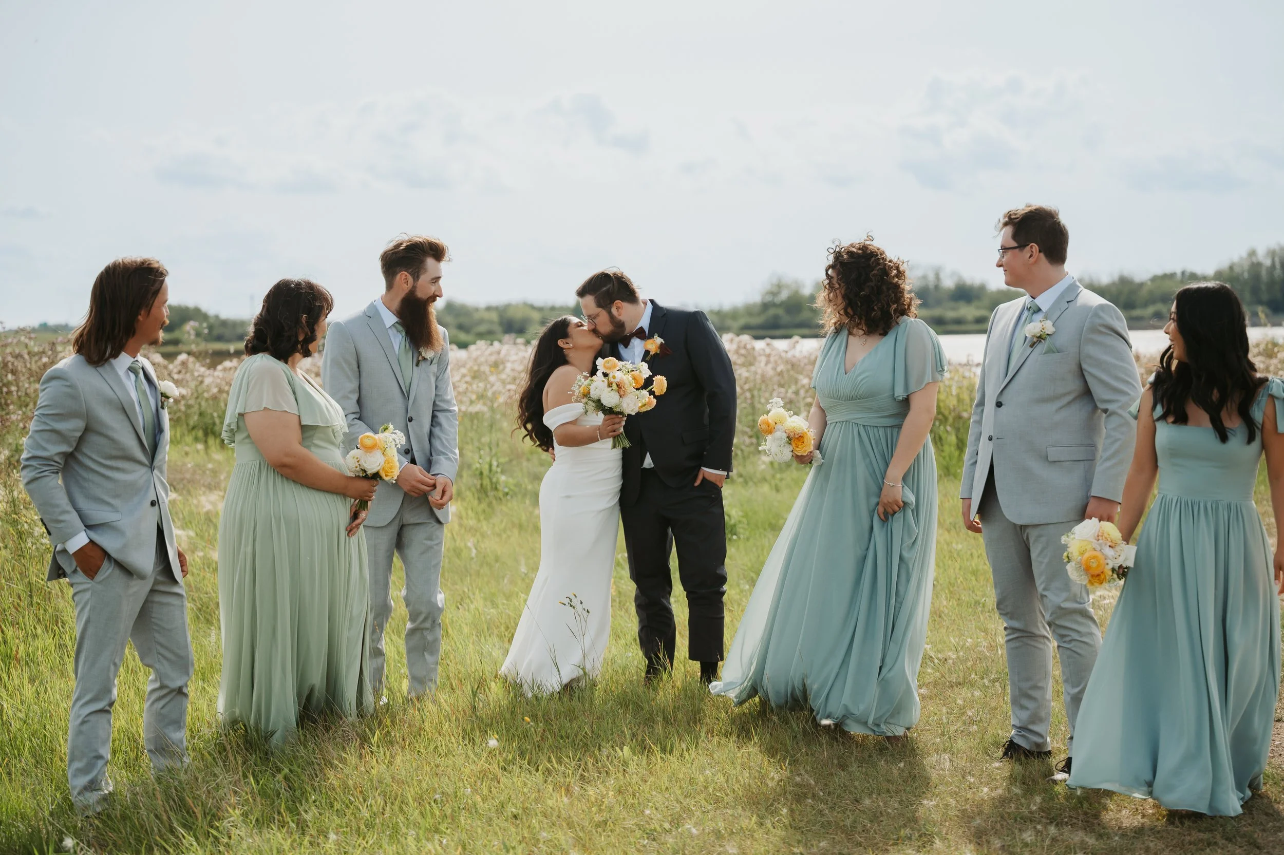 Venue: Cattails Crossing Golf Course
Florals: Twin Flowers Studio
Photos: Songbird Photography
Video: MacLeod Media
Hair: Christine Anne Hair
Makeup: Blush Artistry
DJ: Focused Energy Productions
Photobooth: Magic Memories Photobooth
Cake and Dessert