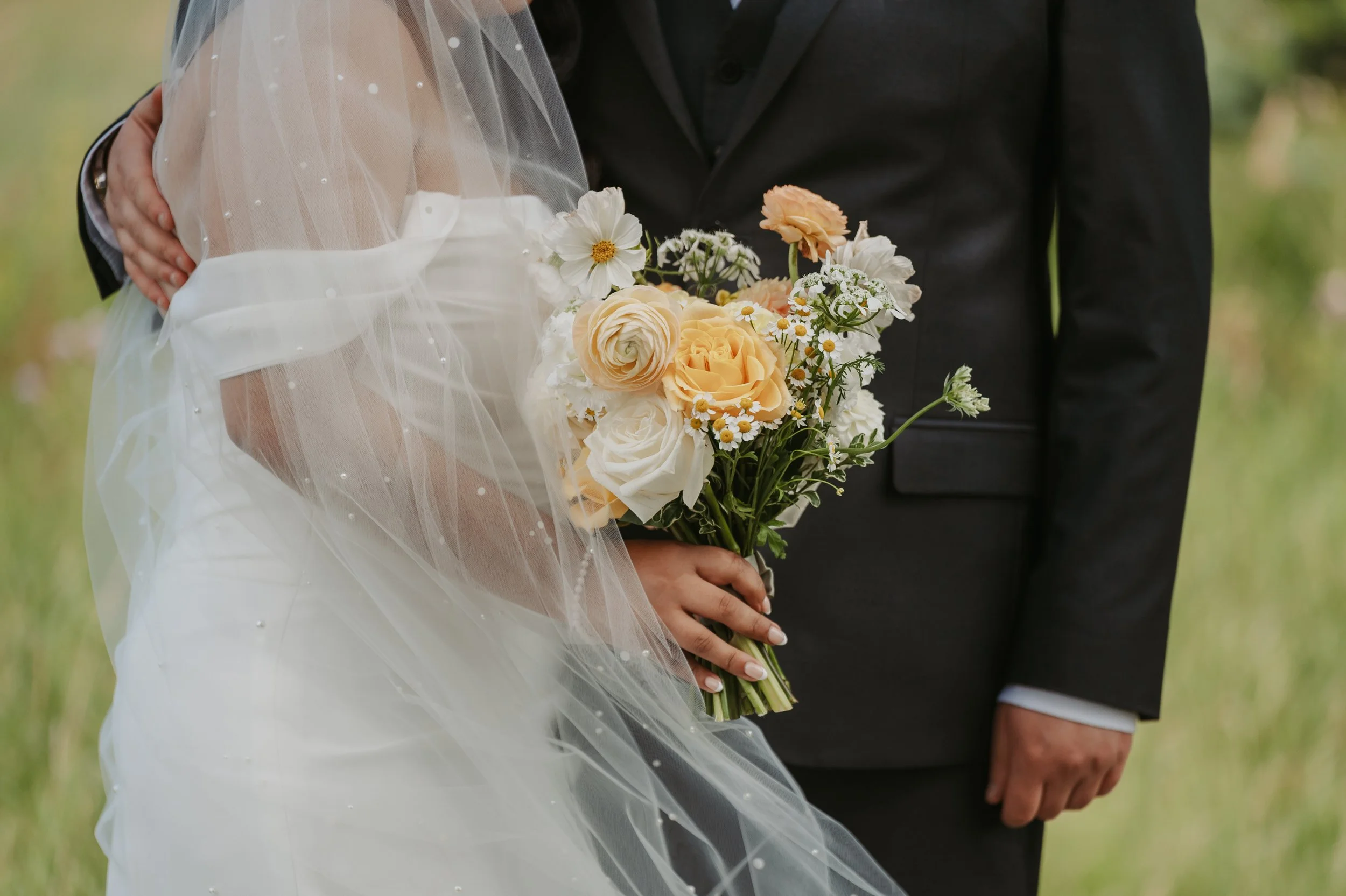 Venue: Cattails Crossing Golf Course
Florals: Twin Flowers Studio
Photos: Songbird Photography
Video: MacLeod Media
Hair: Christine Anne Hair
Makeup: Blush Artistry
DJ: Focused Energy Productions
Photobooth: Magic Memories Photobooth
Cake and Dessert