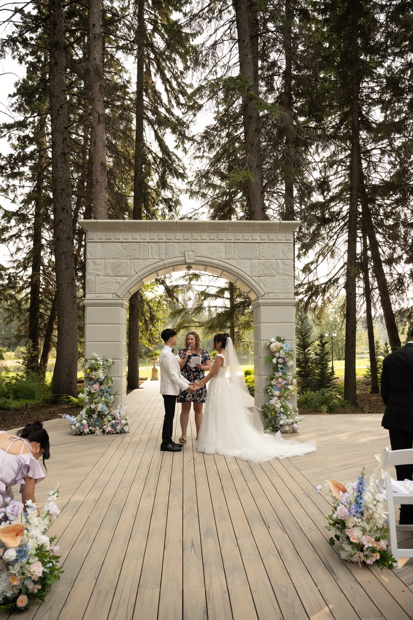 Venue: Archway Manor
Photo: Amber Ruf Photo 
Video: The Episode Films
Florals: Bloom & Borrow
DJ: Talent Productions 
Caterer: Fork & Farm 
Hair: Hair By Deena 
Makeup: Awna Artistry 
Rentals: River City Events 
Transportation: AM/PM Limo