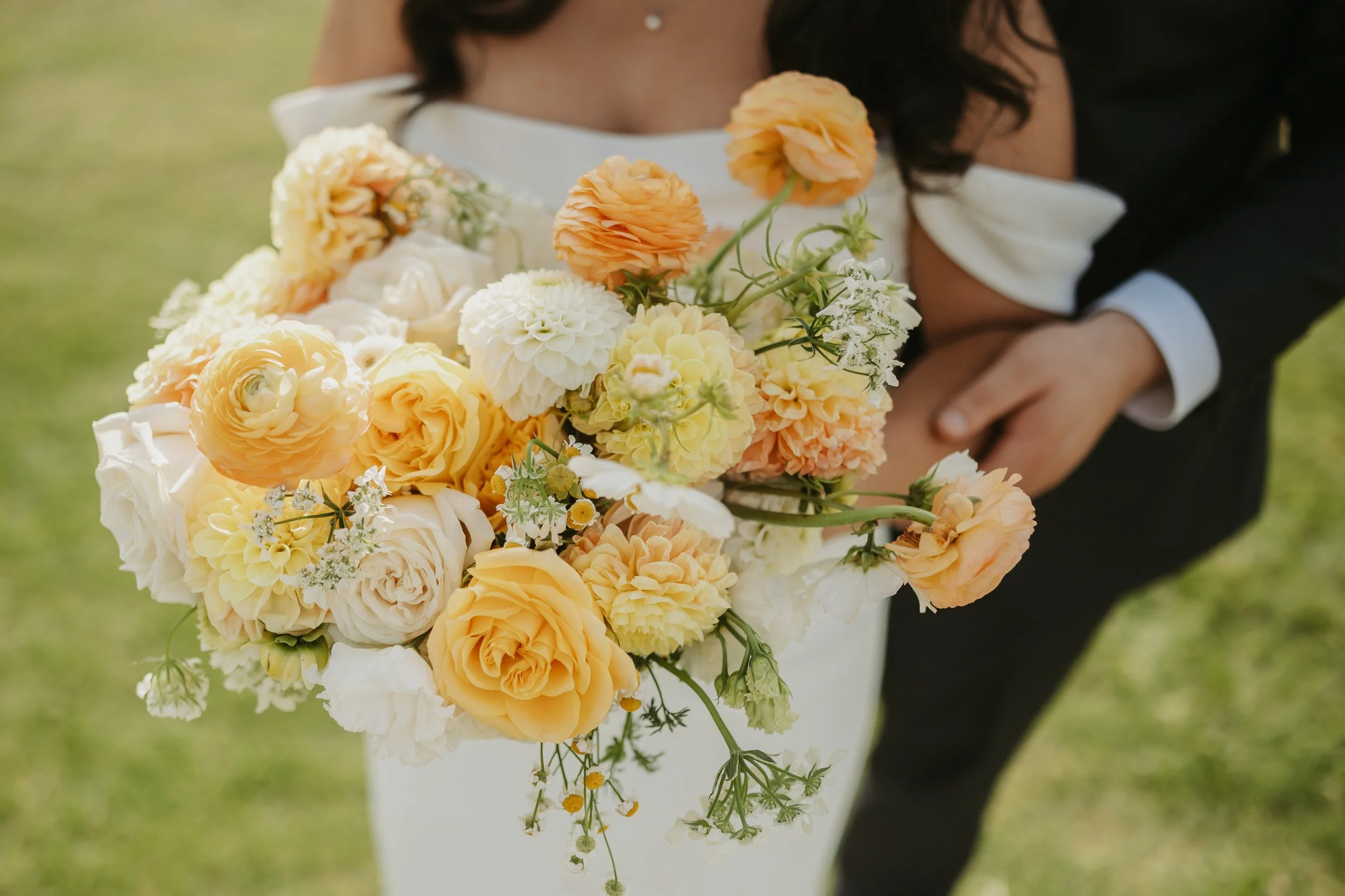 Venue: Cattails Crossing Golf Course
Florals: Twin Flowers Studio
Photos: Songbird Photography
Video: MacLeod Media
Hair: Christine Anne Hair
Makeup: Blush Artistry
DJ: Focused Energy Productions
Photobooth: Magic Memories Photobooth
Cake and Dessert