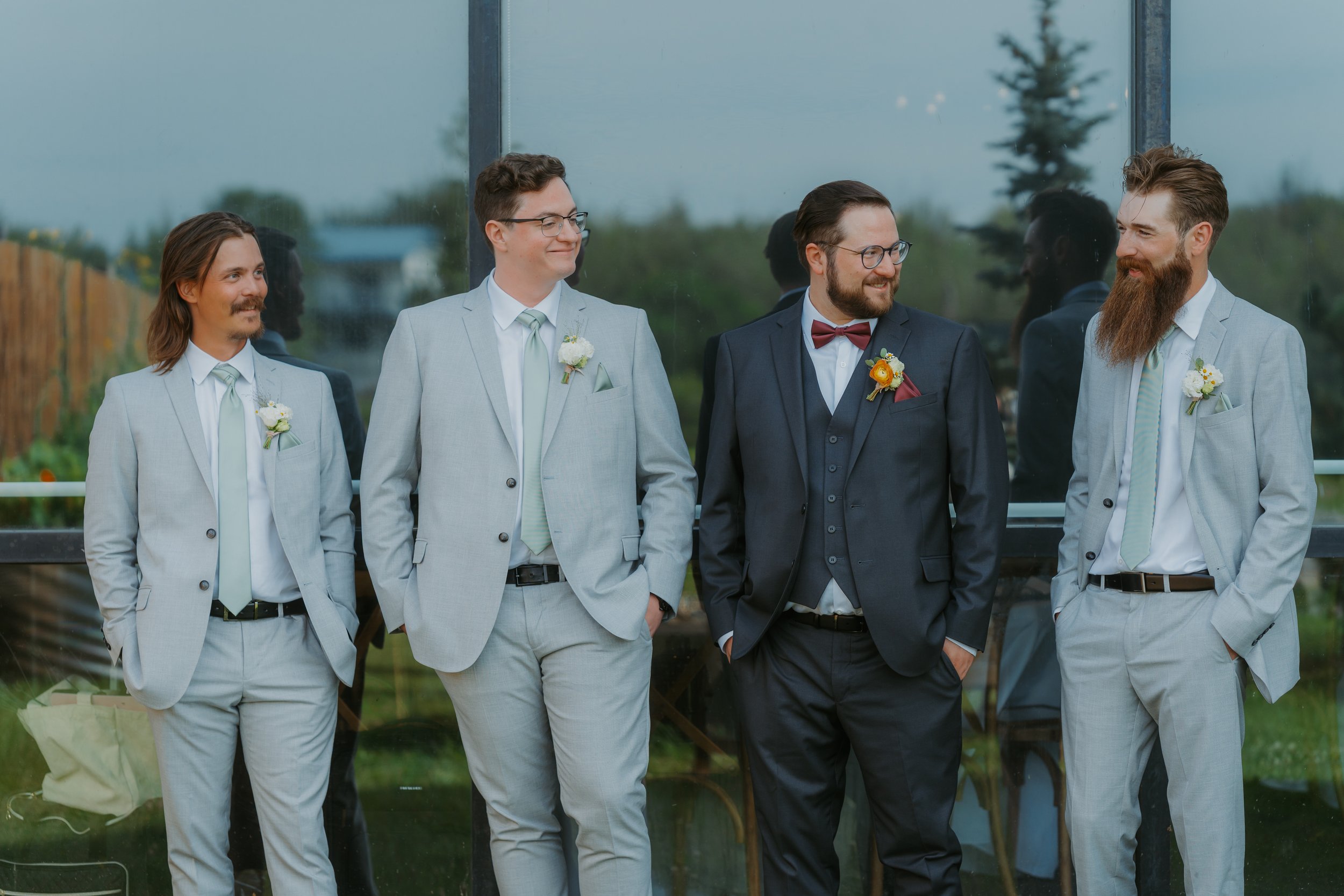 Venue: Cattails Crossing Golf Course
Florals: Twin Flowers Studio
Photos: Songbird Photography
Video: MacLeod Media
Hair: Christine Anne Hair
Makeup: Blush Artistry
DJ: Focused Energy Productions
Photobooth: Magic Memories Photobooth
Cake and Dessert