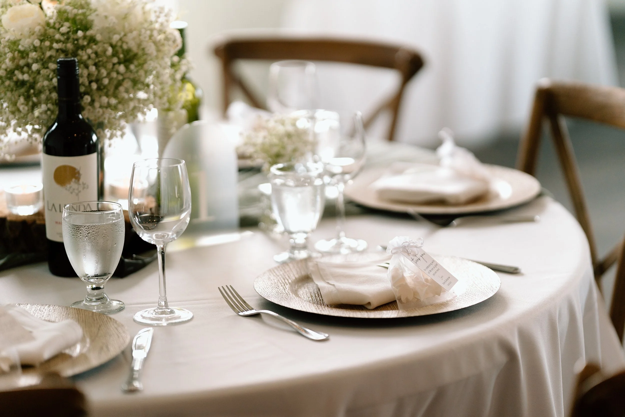 Venue: Cattails Crossing Golf Course
Florals: Twin Flowers Studio
Photos: Songbird Photography
Video: MacLeod Media
Hair: Christine Anne Hair
Makeup: Blush Artistry
DJ: Focused Energy Productions
Photobooth: Magic Memories Photobooth
Cake and Dessert
