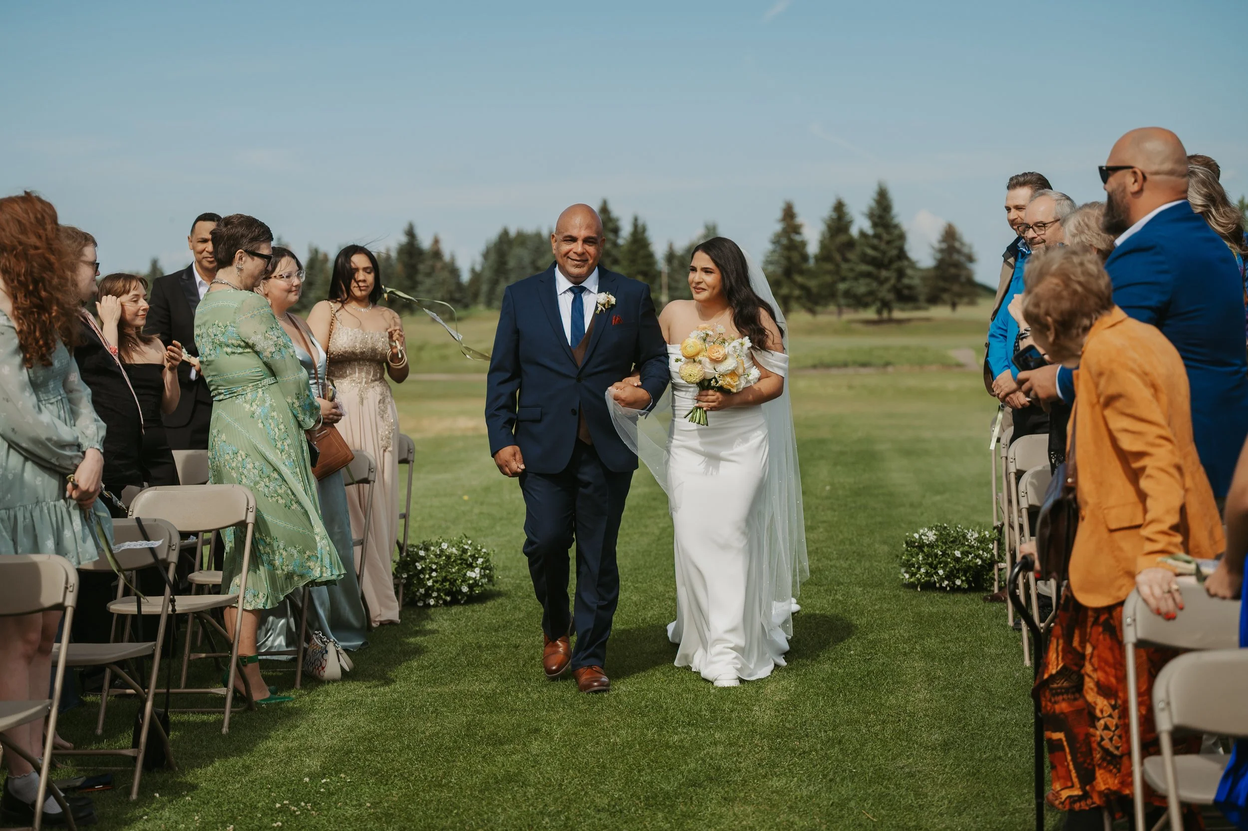 Venue: Cattails Crossing Golf Course
Florals: Twin Flowers Studio
Photos: Songbird Photography
Video: MacLeod Media
Hair: Christine Anne Hair
Makeup: Blush Artistry
DJ: Focused Energy Productions
Photobooth: Magic Memories Photobooth
Cake and Dessert