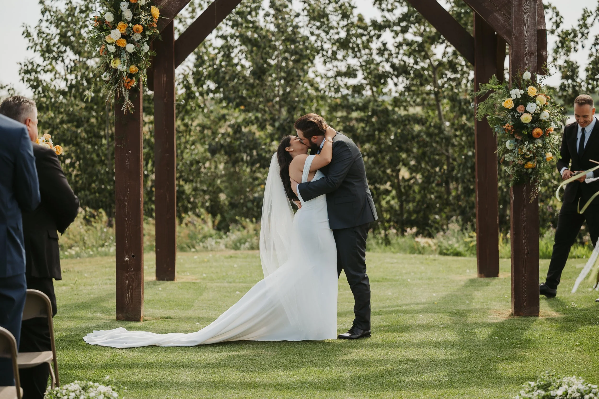 Venue: Cattails Crossing Golf Course
Florals: Twin Flowers Studio
Photos: Songbird Photography
Video: MacLeod Media
Hair: Christine Anne Hair
Makeup: Blush Artistry
DJ: Focused Energy Productions
Photobooth: Magic Memories Photobooth
Cake and Dessert
