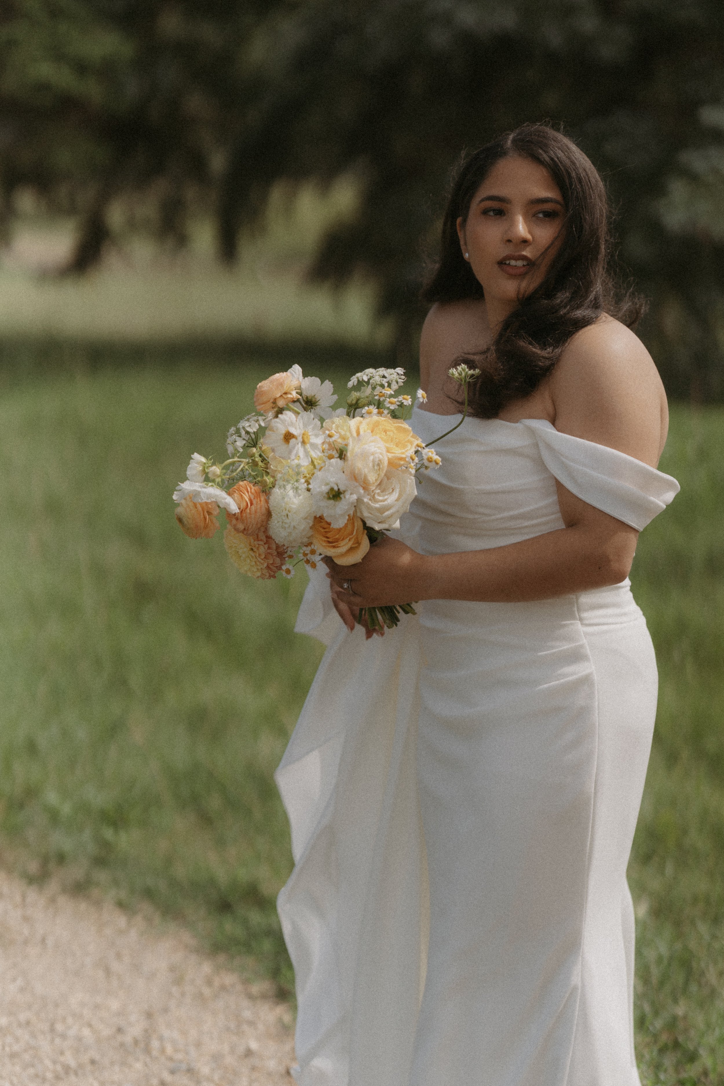 Venue: Cattails Crossing Golf Course
Florals: Twin Flowers Studio
Photos: Songbird Photography
Video: MacLeod Media
Hair: Christine Anne Hair
Makeup: Blush Artistry
DJ: Focused Energy Productions
Photobooth: Magic Memories Photobooth
Cake and Dessert