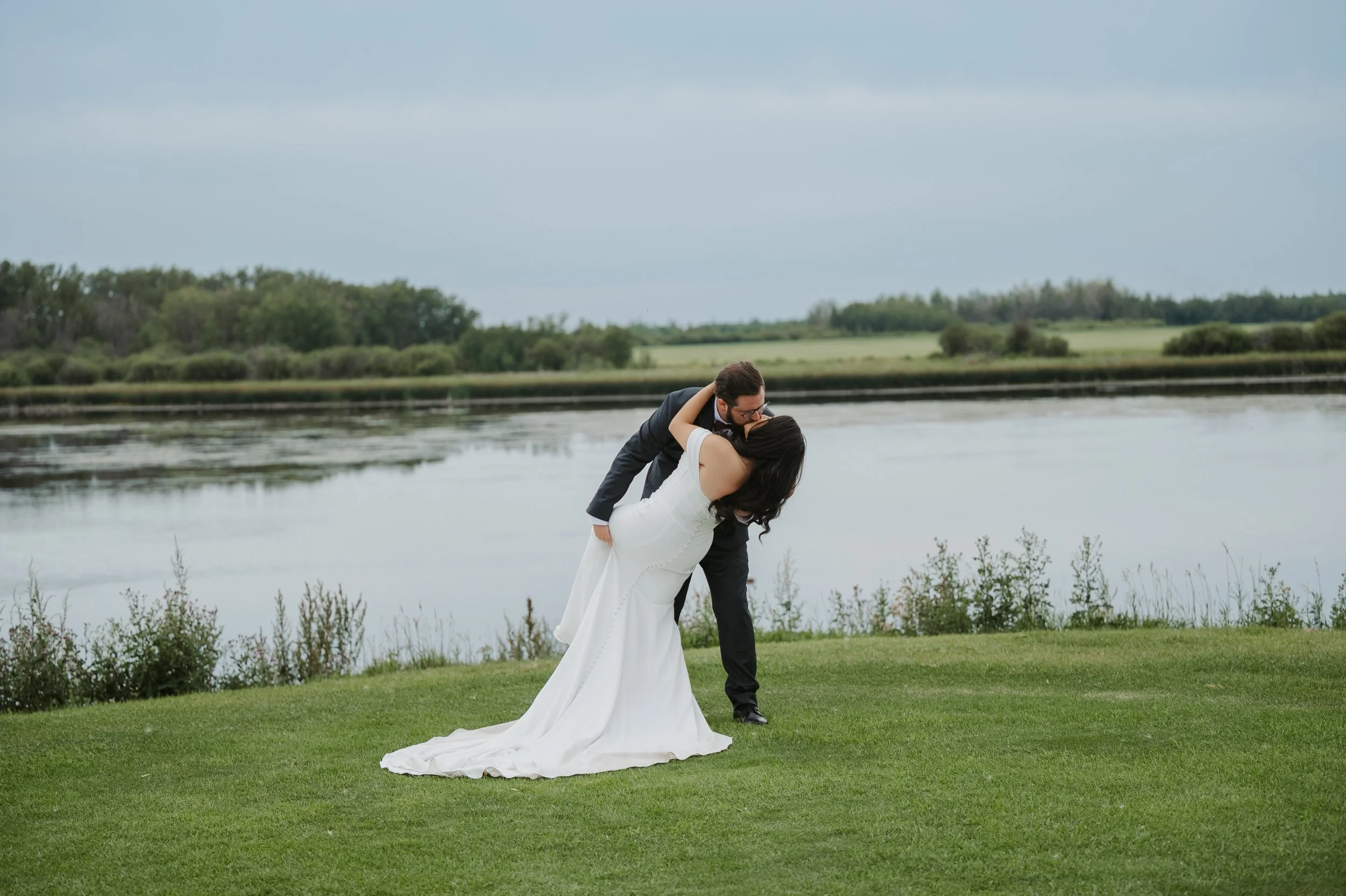 Venue: Cattails Crossing Golf Course
Florals: Twin Flowers Studio
Photos: Songbird Photography
Video: MacLeod Media
Hair: Christine Anne Hair
Makeup: Blush Artistry
DJ: Focused Energy Productions
Photobooth: Magic Memories Photobooth
Cake and Dessert