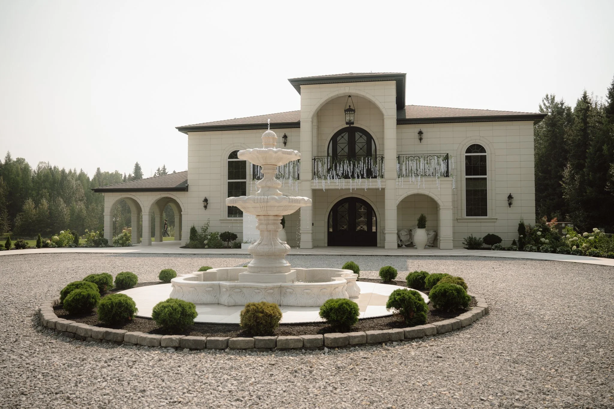Venue: Archway Manor
Photo: Amber Ruf Photo 
Video: The Episode Films
Florals: Bloom & Borrow
DJ: Talent Productions 
Caterer: Fork & Farm 
Hair: Hair By Deena 
Makeup: Awna Artistry 
Rentals: River City Events 
Transportation: AM/PM Limo