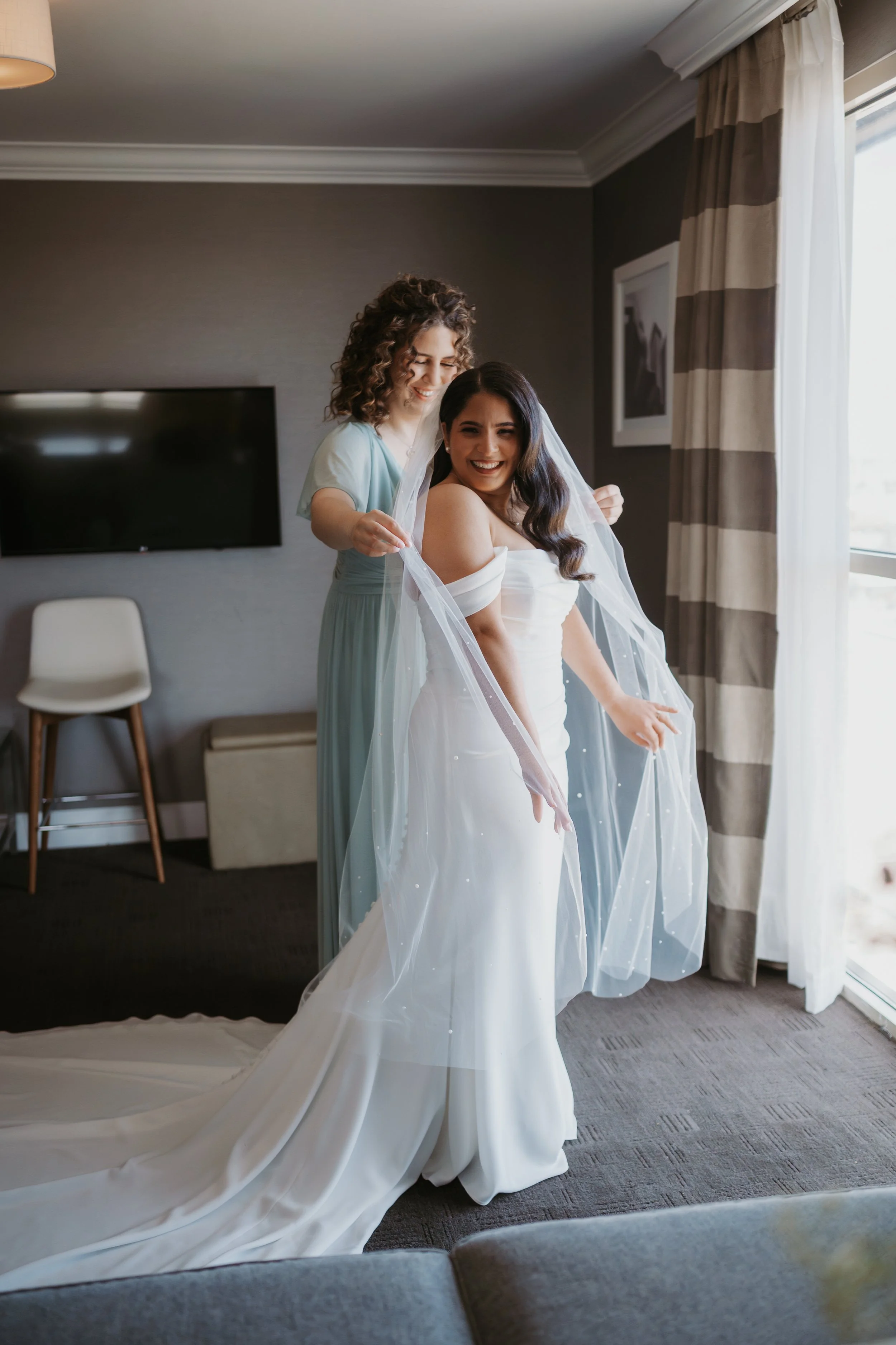 Venue: Cattails Crossing Golf Course
Florals: Twin Flowers Studio
Photos: Songbird Photography
Video: MacLeod Media
Hair: Christine Anne Hair
Makeup: Blush Artistry
DJ: Focused Energy Productions
Photobooth: Magic Memories Photobooth
Cake and Dessert