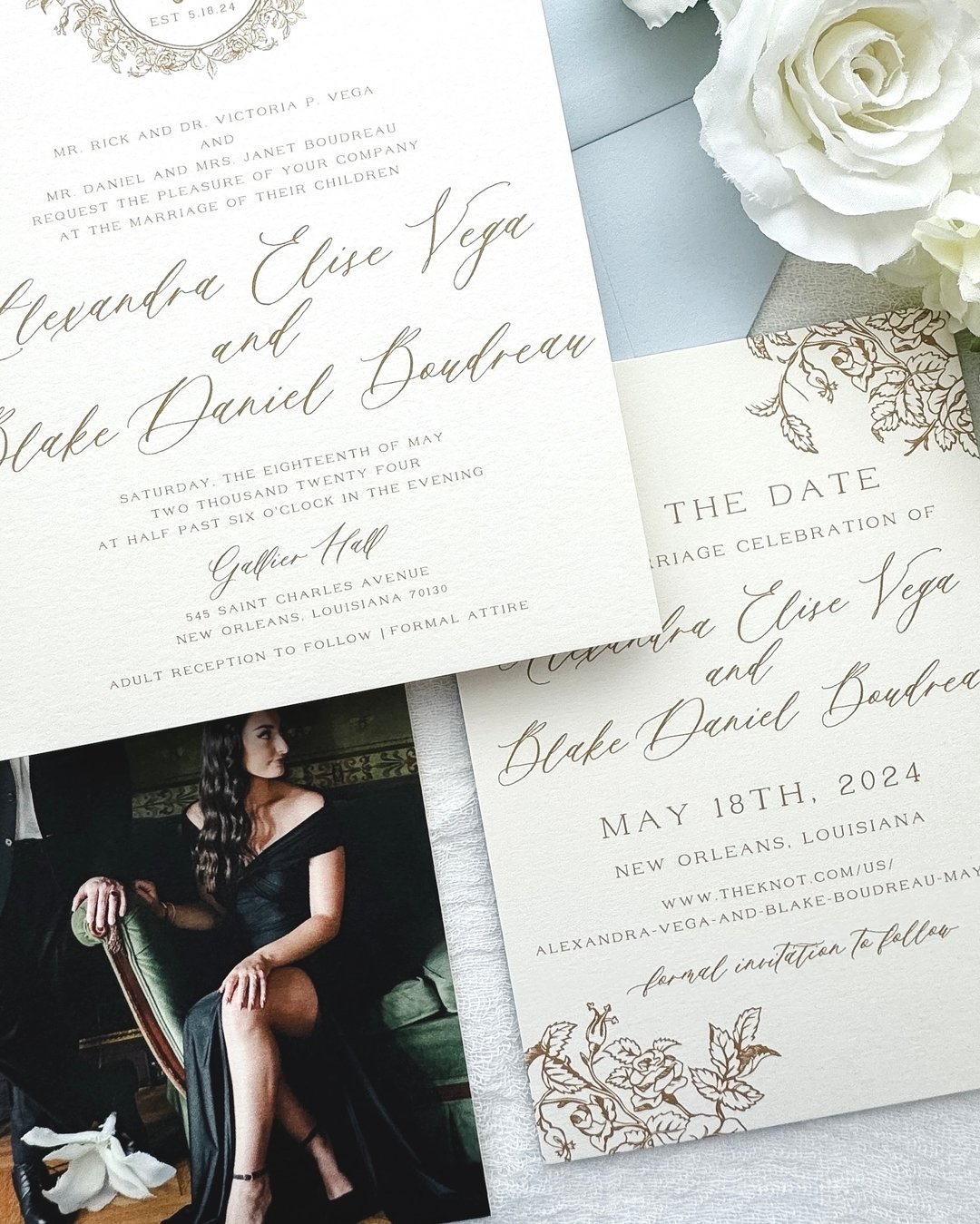When your Save the Date sets the mood and your Invitation Suite takes it to the next level... ✨ 

💌 Rhiannon
🗒️ Ecru
✉️ Cool Blue
🖨️ Digital
🖋️ Gold Ink

Invitobella.com/Semi-Custom