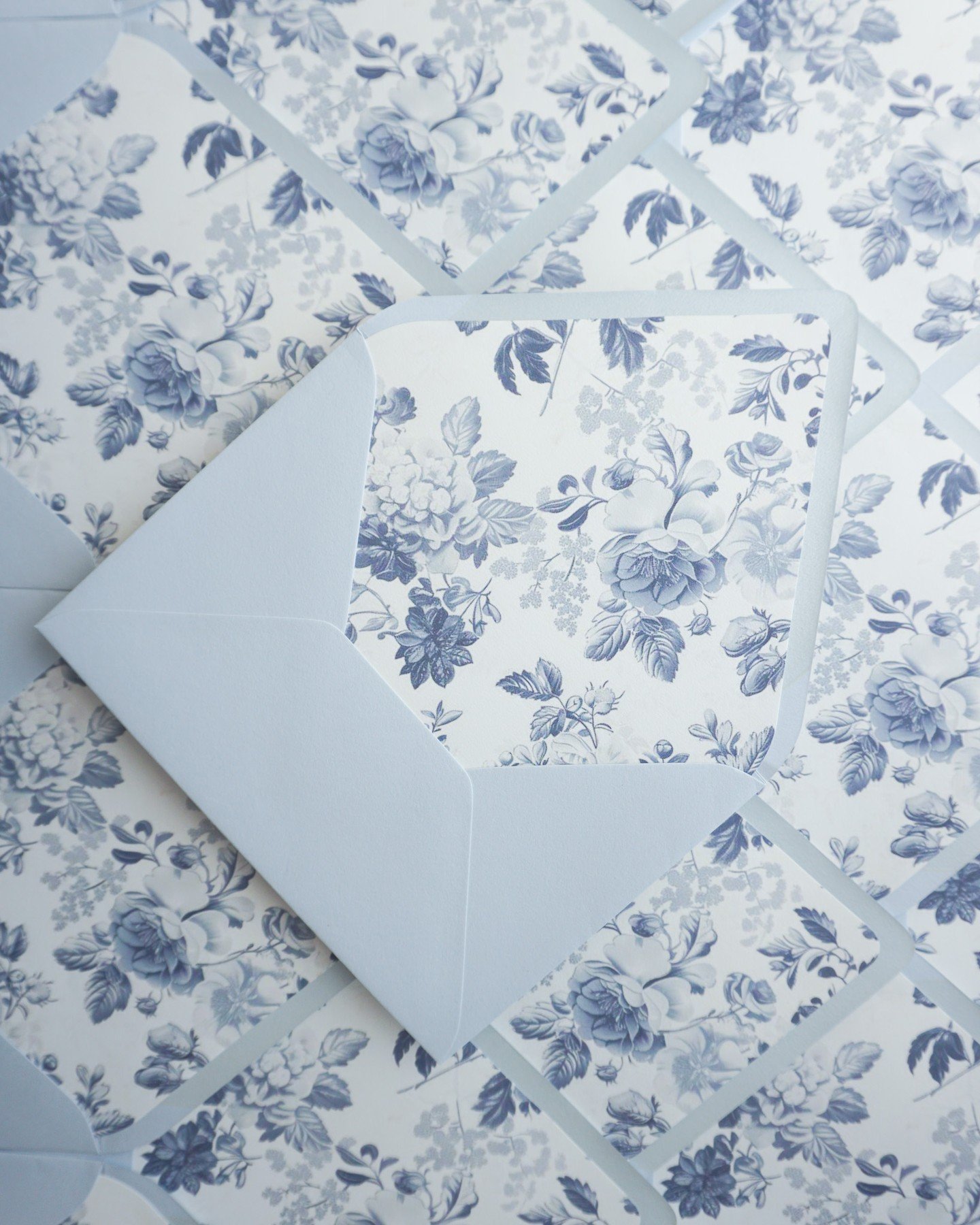 Sundays are for dreaming about your perfect day. What's your wedding vision? Share below and let's talk about how we can bring it to life on paper.