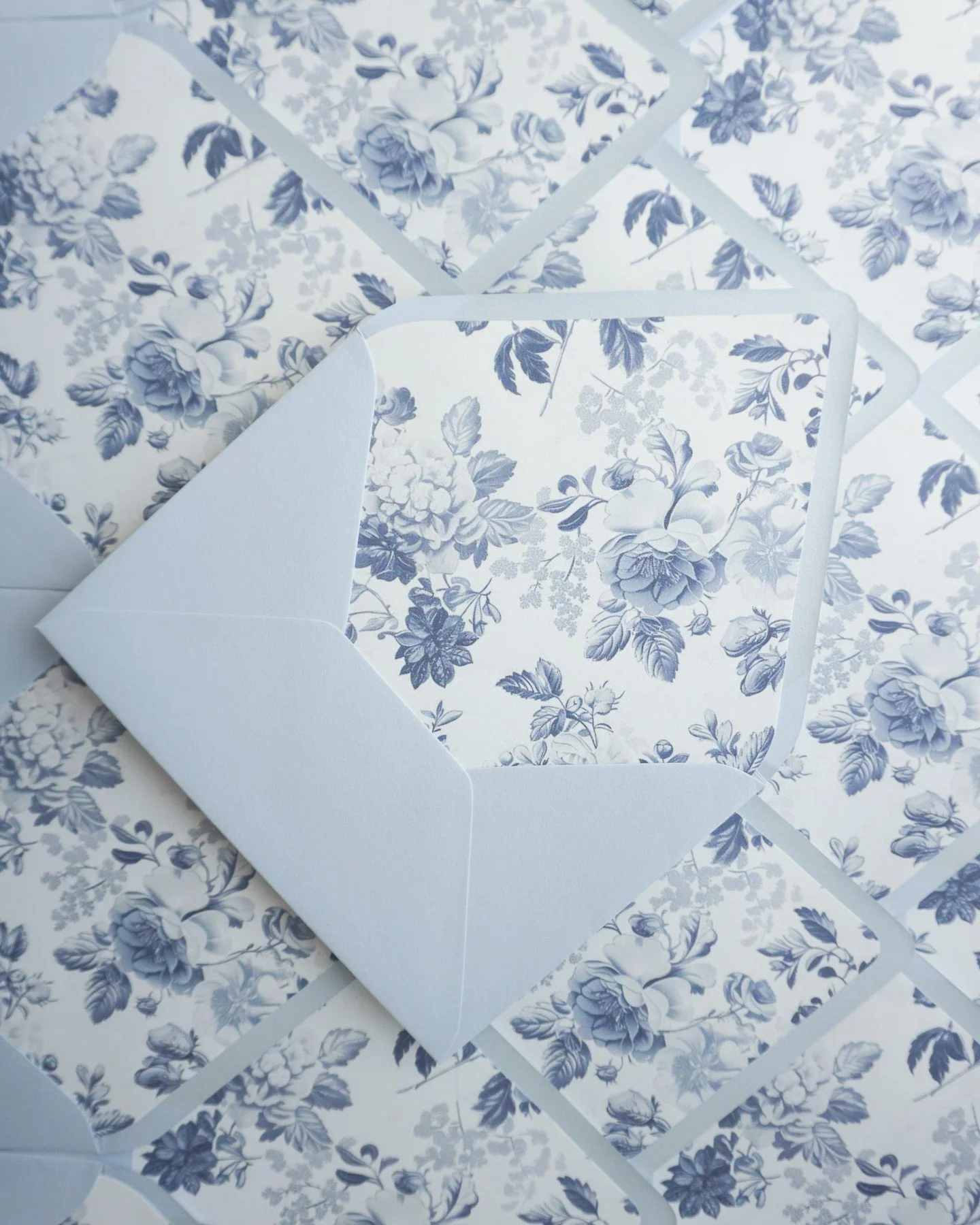 Sundays are for dreaming about your perfect day. What's your wedding vision? Share below and let's talk about how we can bring it to life on paper.