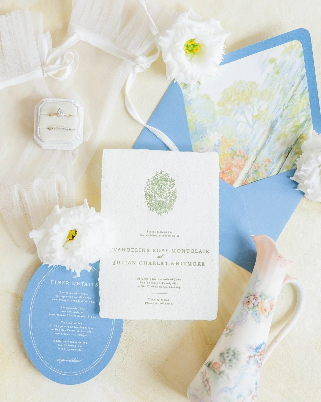 When Styled Shoots Across America comes calling, you don't say no! And we knew this suite needed something special. Enter @porridgepapers handmade stock, pressed right here in our studio with heraldry that speaks to old world craftsmanship. 

The tou