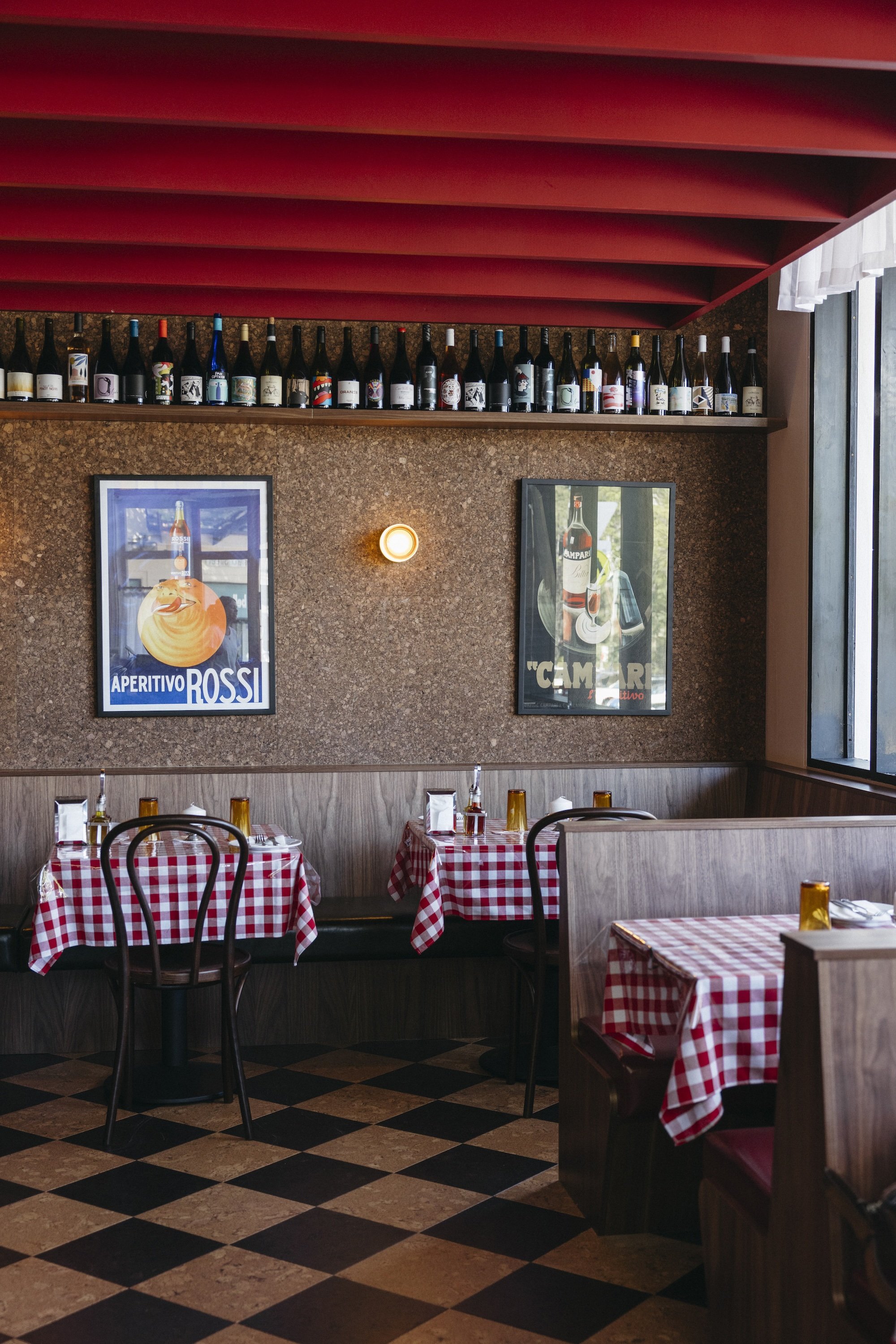 Pocket Pizza Neutral Bay inside