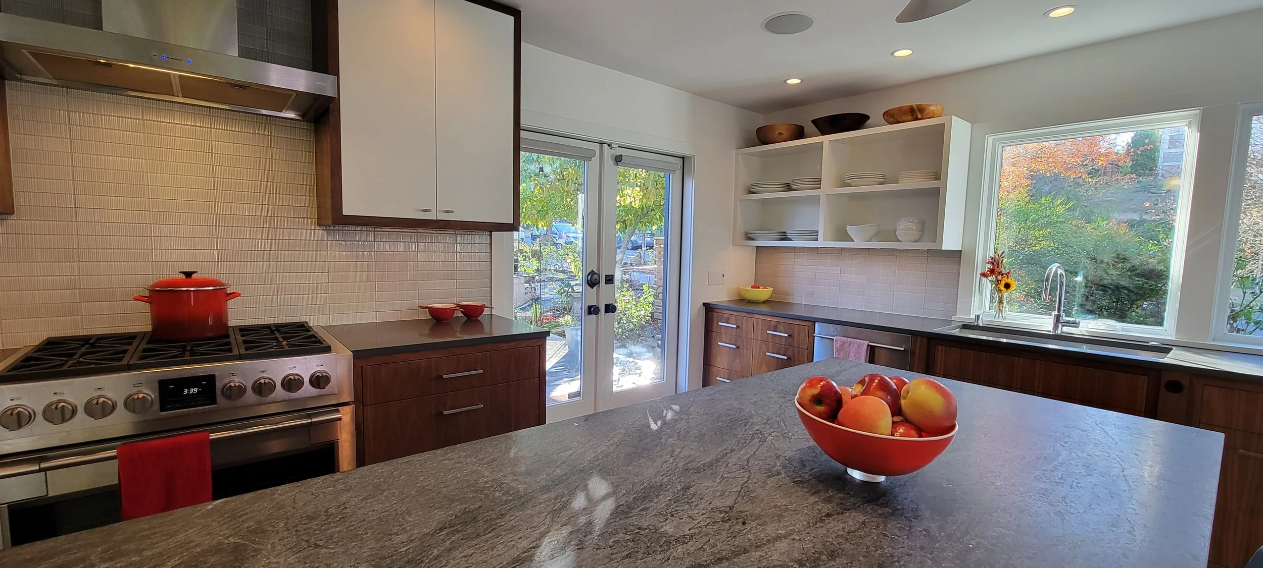 Kitchen island.jpg