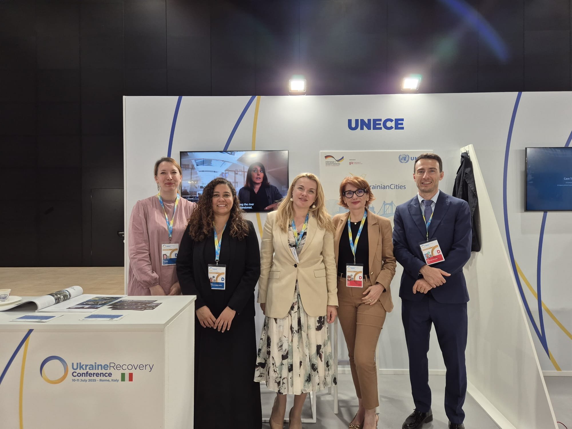 UNECE Delegation: Mia Alibegovic (Associate Expert), Thamara Fortes (Programme Management Officer), Tatiana Molcean (Executive Secretary), Paola Deda (Director of Forests, Land and Housing Division) and Javier Torner (Regional Advisor)