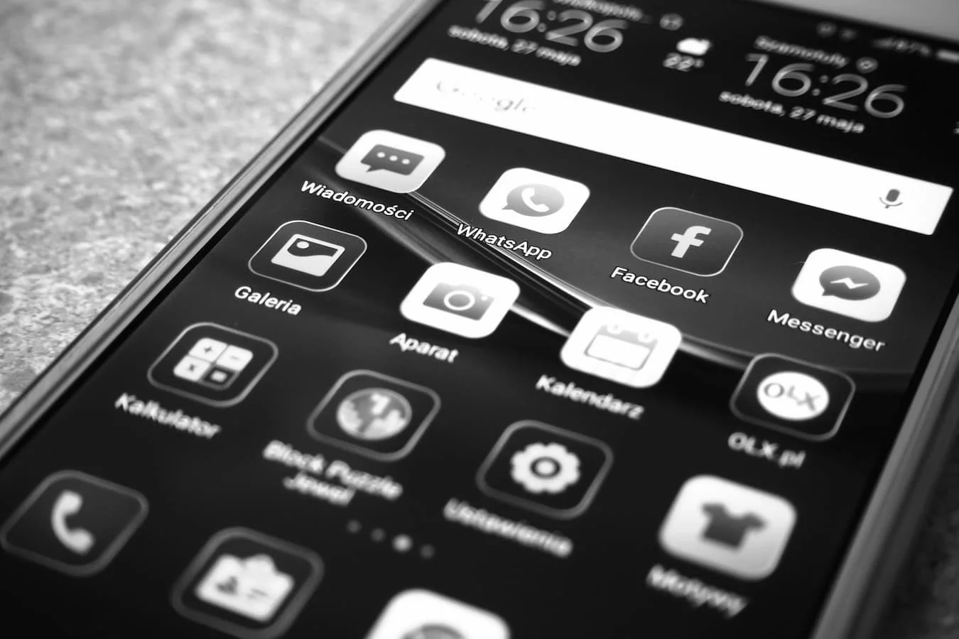 Cell phone with several apps