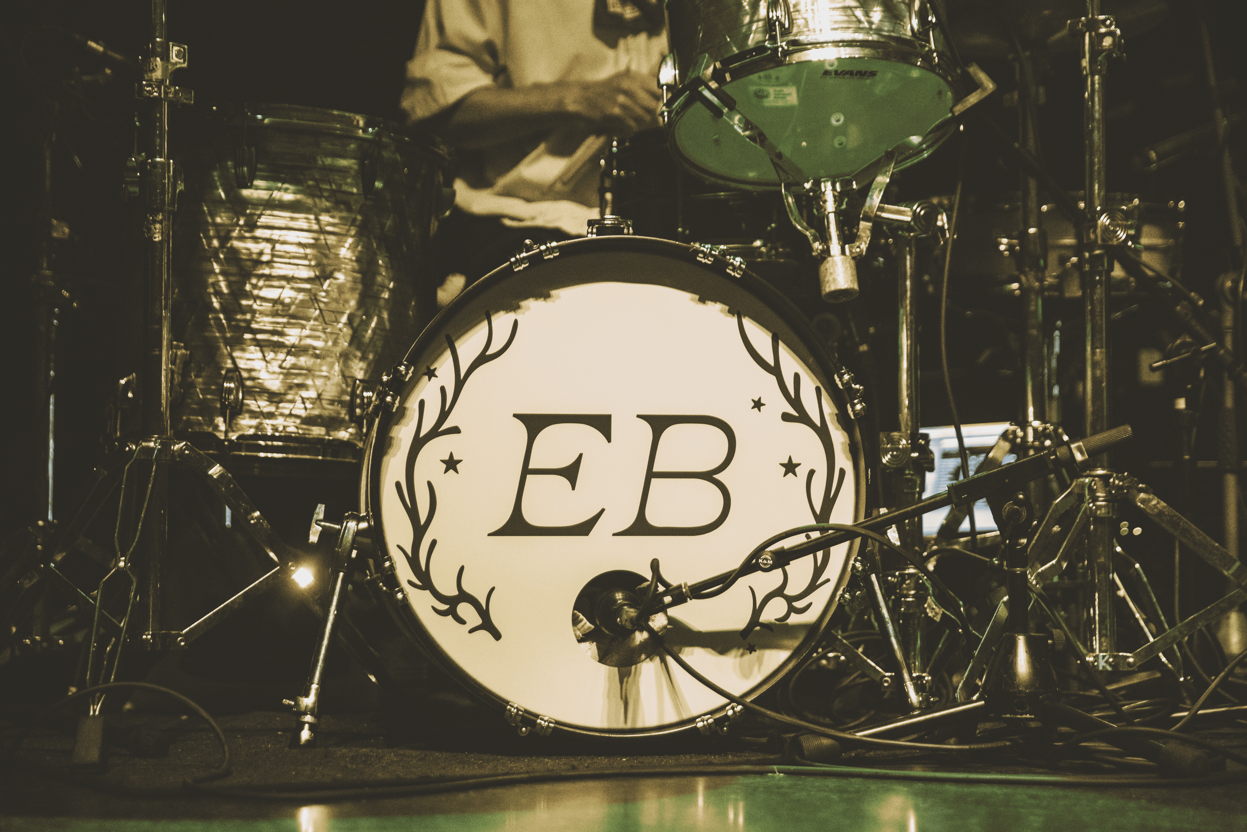 EmBeihold-CJJ-9563.png