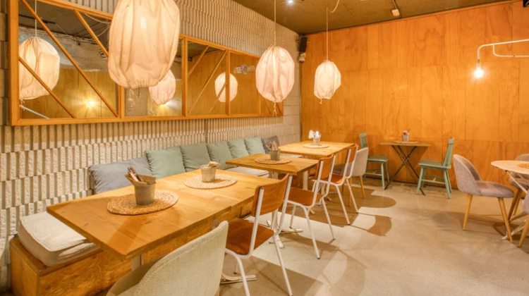 Massart Moncloa, espacio para graduaciones, cenas de grupo y eventos privados en Madrid.