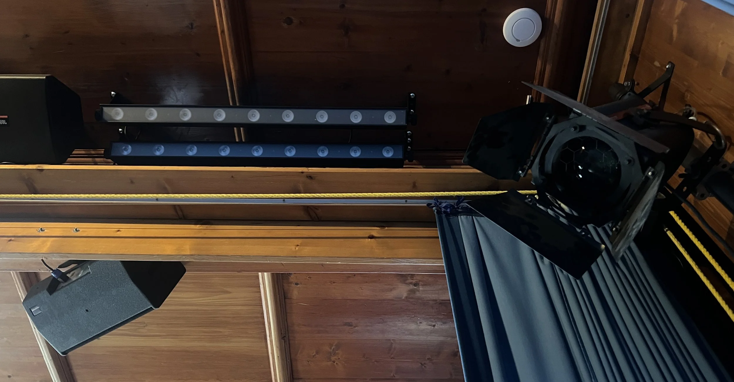 LED-Bars und Scheinwerfer – rechts