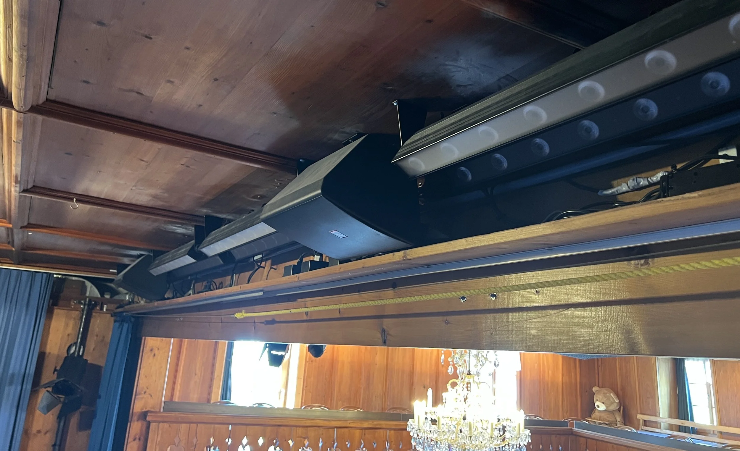 LED-Bars und Monitor