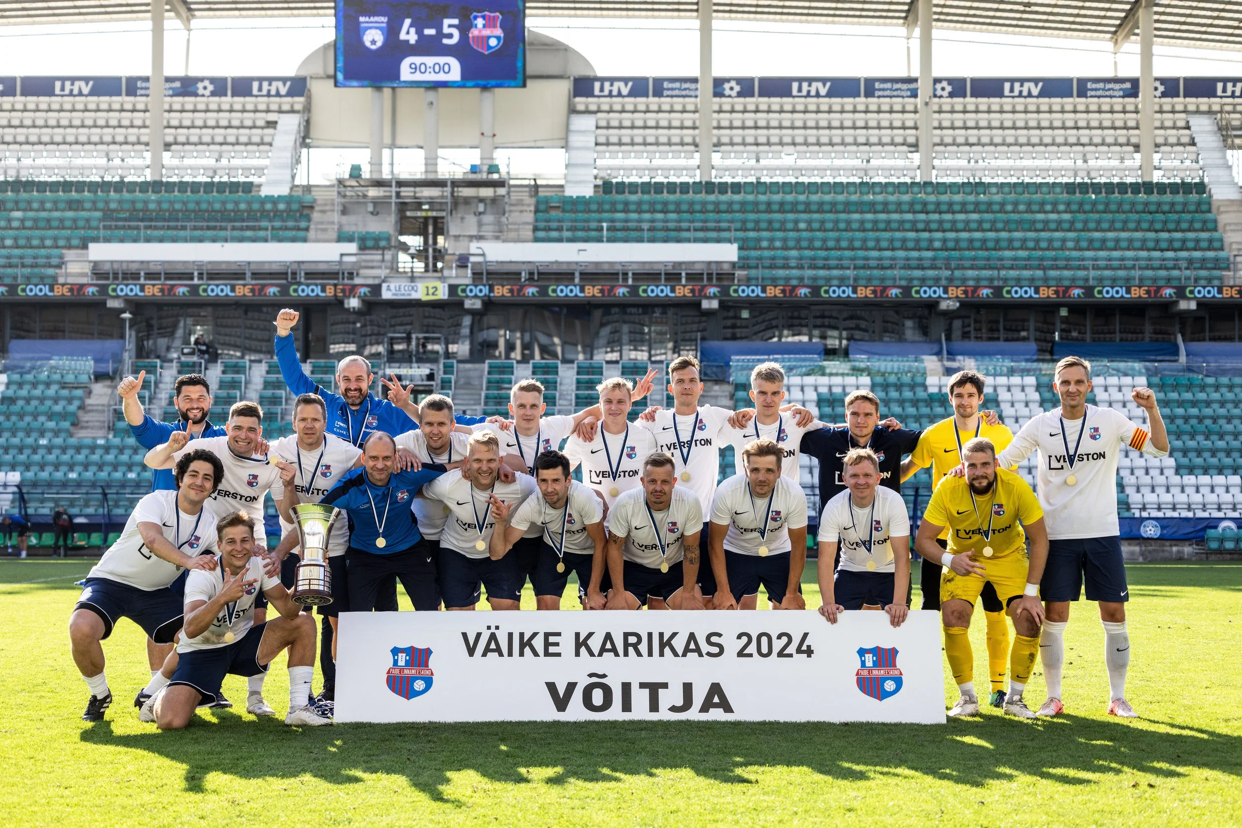 Robert_Markus_Liiv-6526väike karikas.jpg
