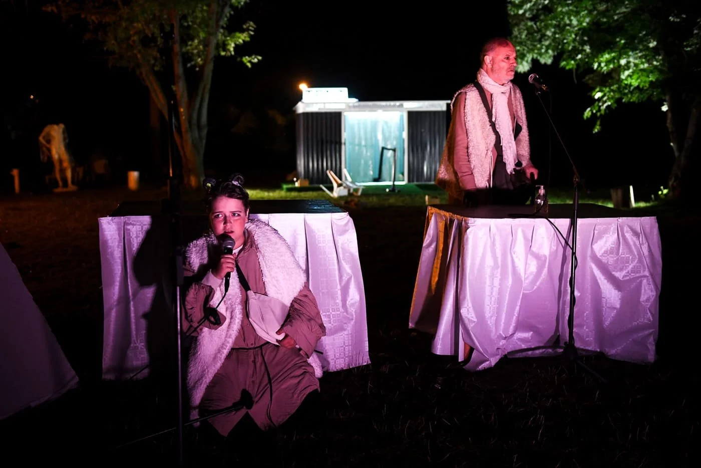 Jonathan Glazer jako dítě, Hanuš Bor jako pastýř.jpg