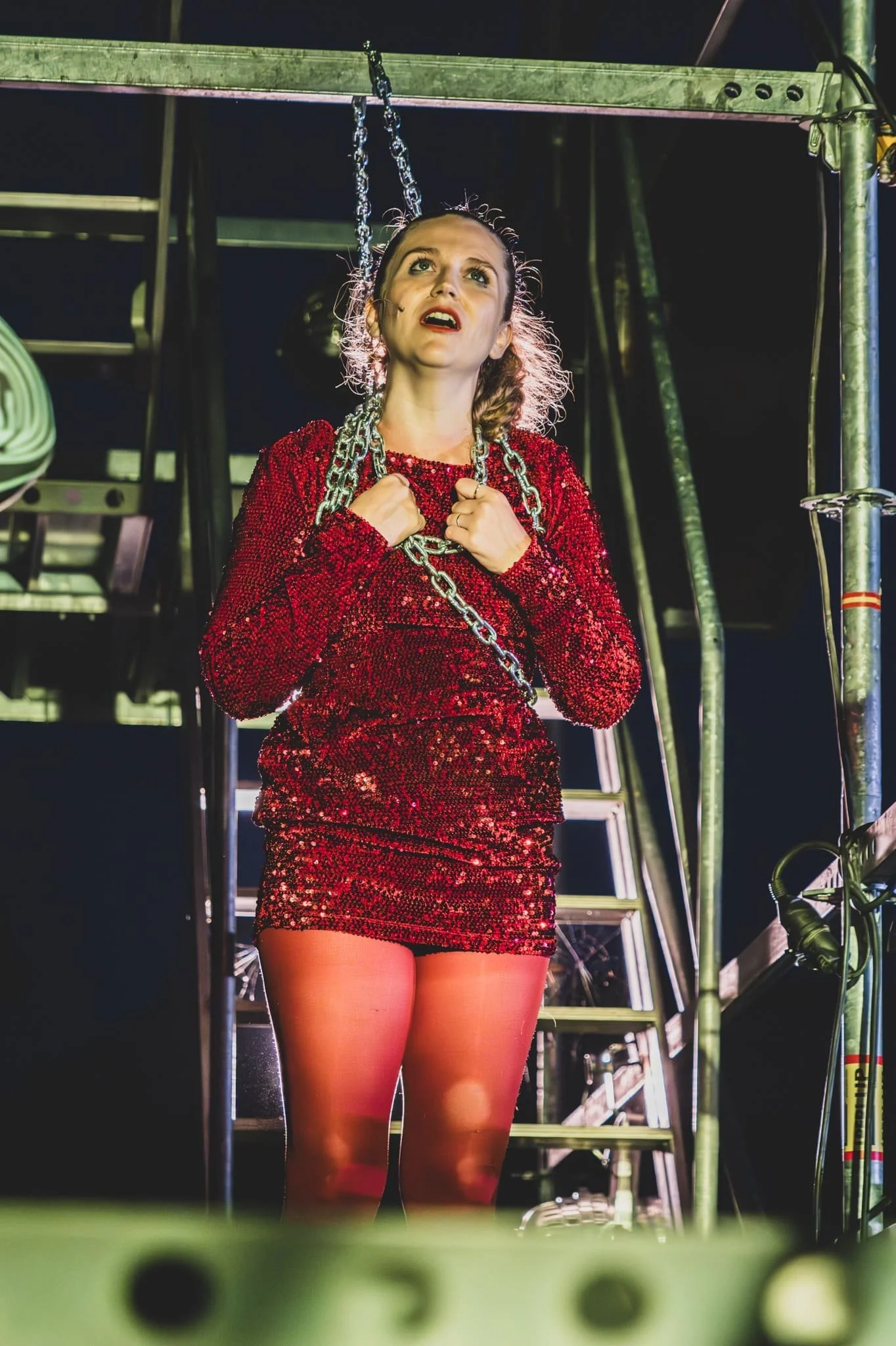 Andrea Steinbauer jako spoutaná Andromeda.jpg